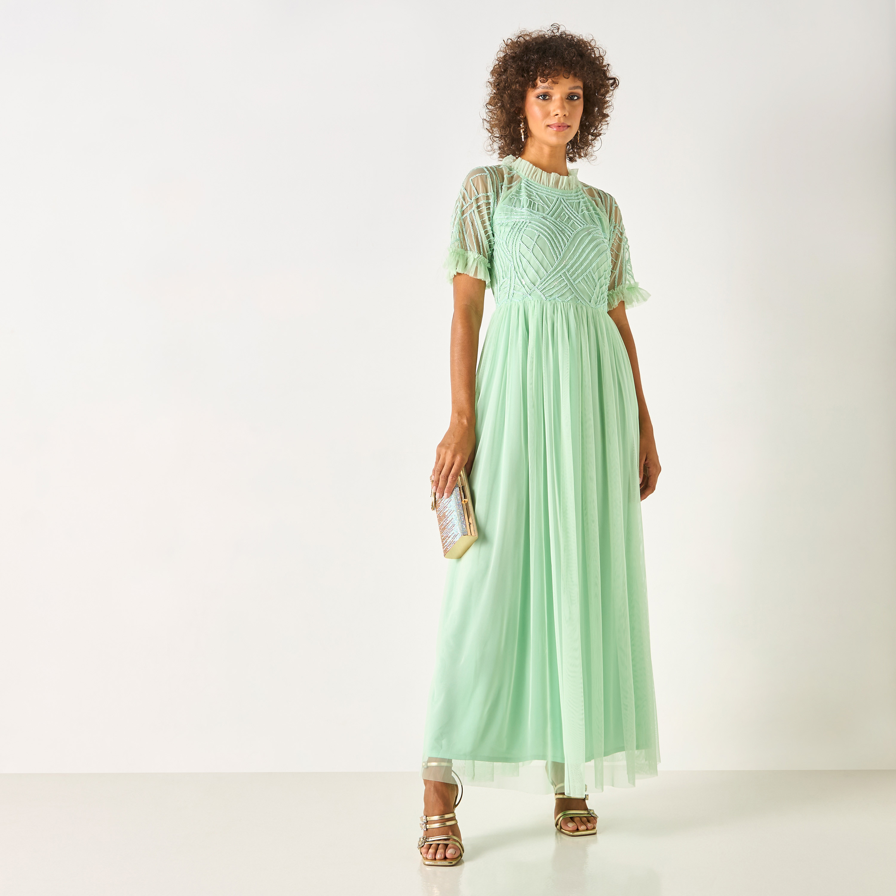 فستان طويل مزين بالخرز بياقة مستديرة وأكمام قصيرة من شارمي-women-clothing-dresses-image-2