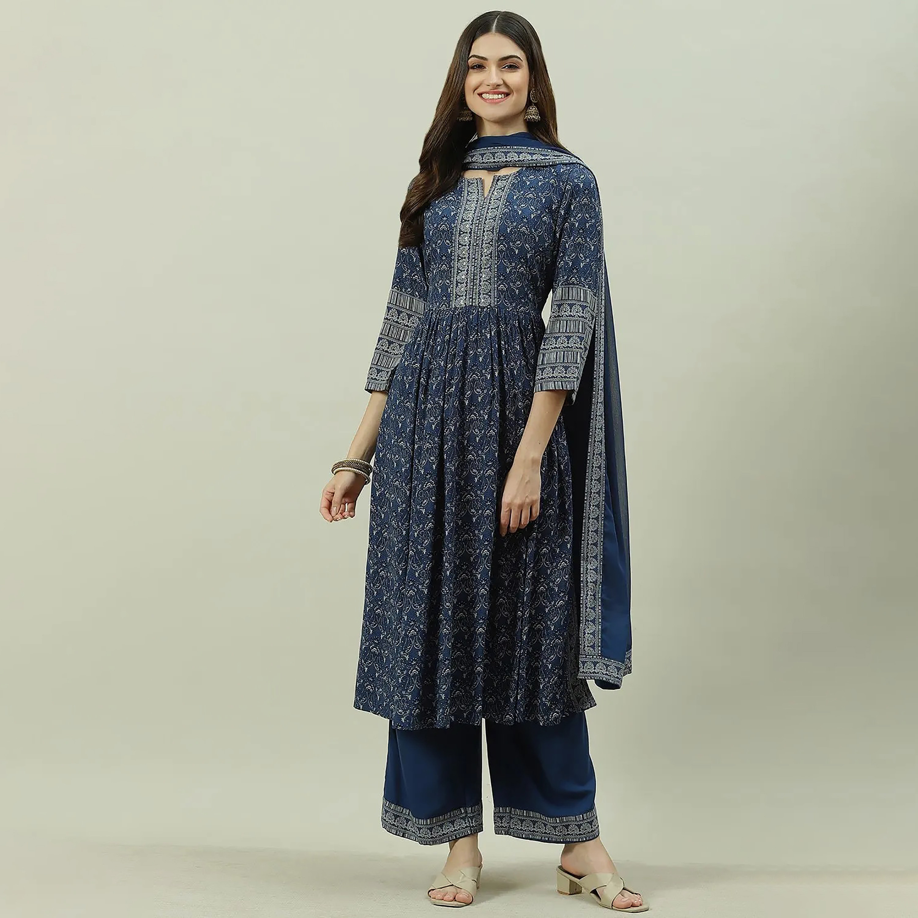 طقم كورتا قطني مطبوع من بيبا مكون من 3 قطع برقبة دائرية مع بالازو ودوباتا-women-clothing-ethnicwear-salwarsuits-image-1