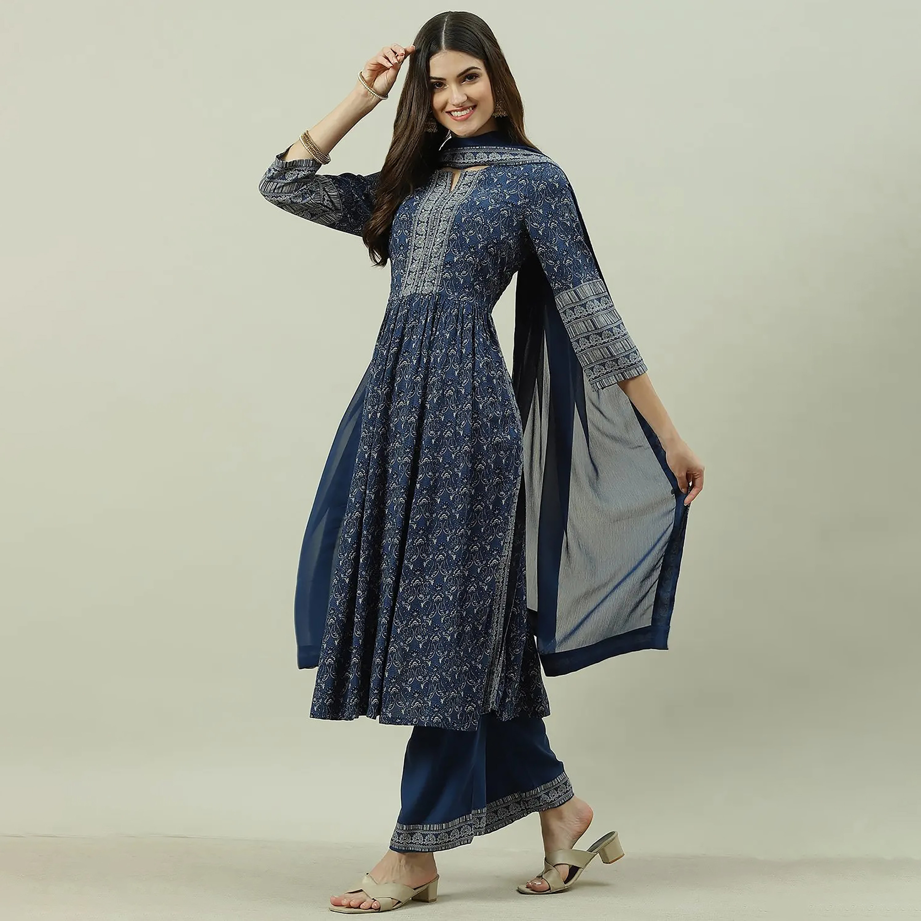 طقم كورتا قطني مطبوع من بيبا مكون من 3 قطع برقبة دائرية مع بالازو ودوباتا-women-clothing-ethnicwear-salwarsuits-image-4