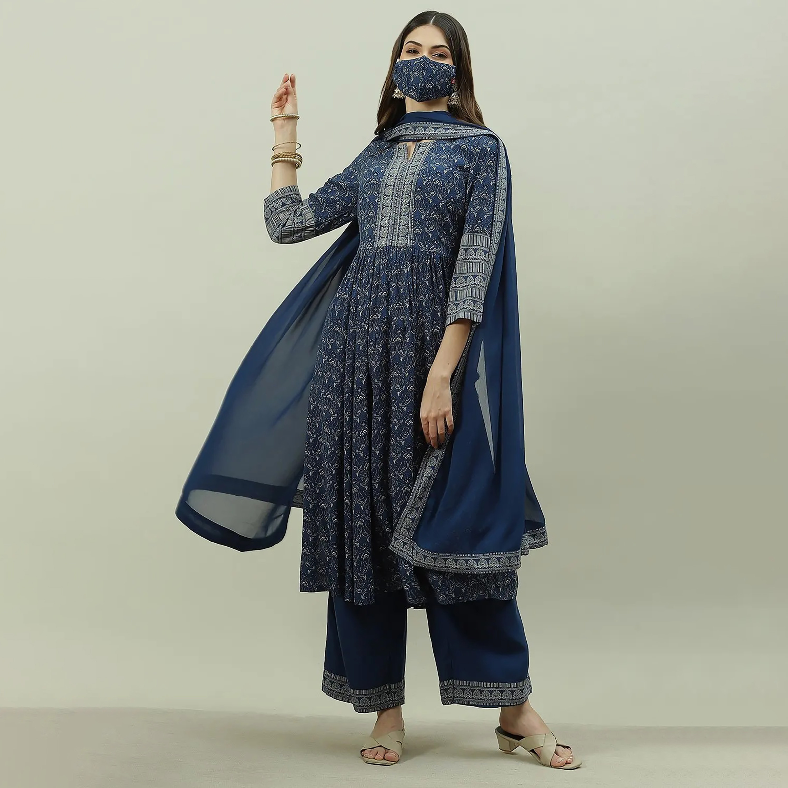 طقم كورتا قطني مطبوع من بيبا مكون من 3 قطع برقبة دائرية مع بالازو ودوباتا-women-clothing-ethnicwear-salwarsuits-image-5