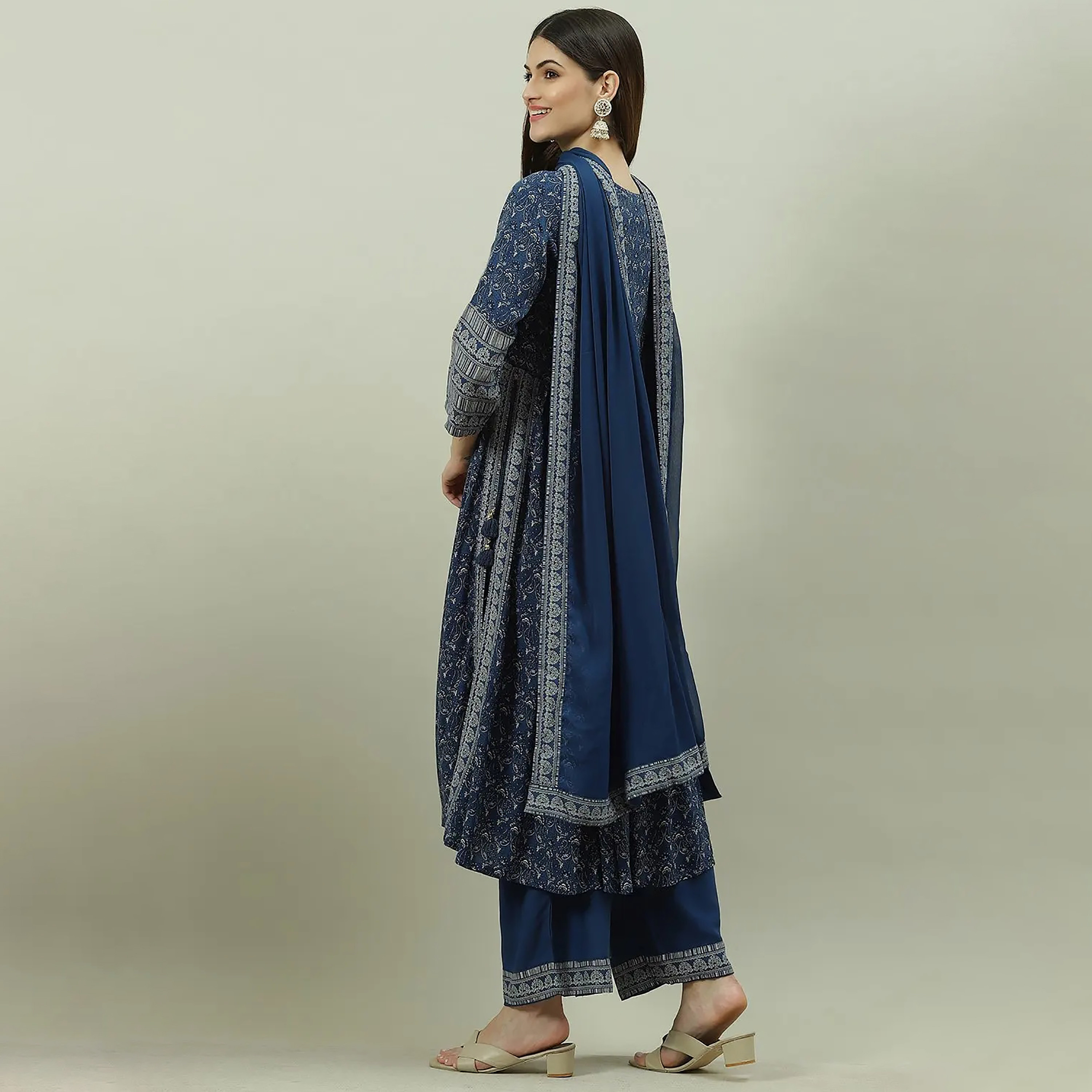 طقم كورتا قطني مطبوع من بيبا مكون من 3 قطع برقبة دائرية مع بالازو ودوباتا-women-clothing-ethnicwear-salwarsuits-image-6