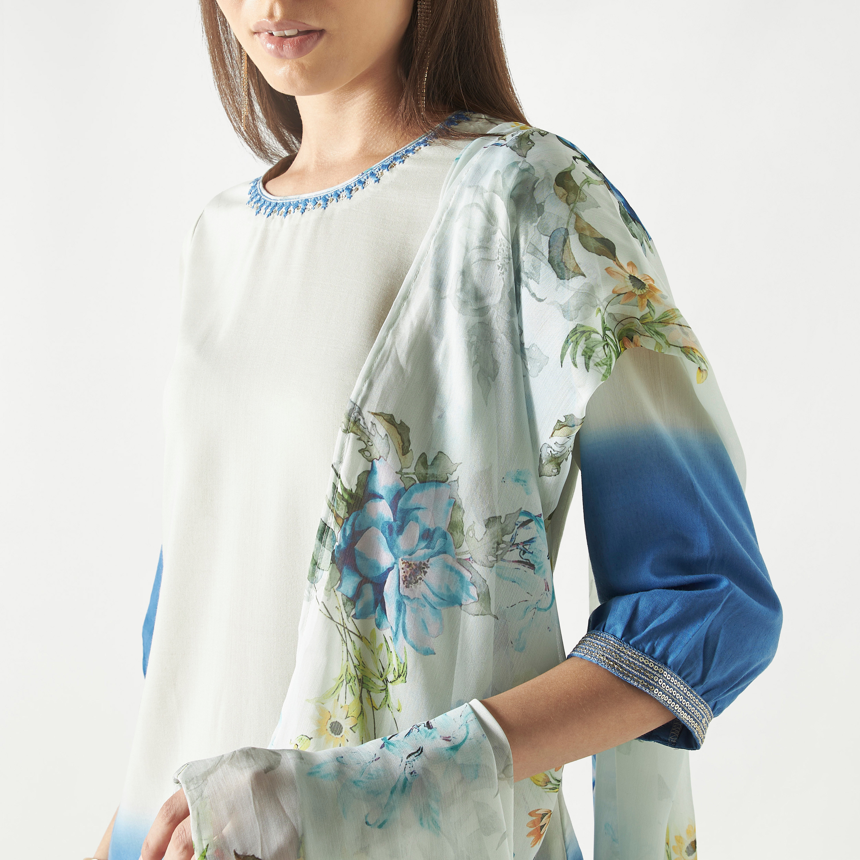 طقم بدلة سالوار تقليدية 3 قطع مزيّنة-women-clothing-ethnicwear-salwarsuits-image-4
