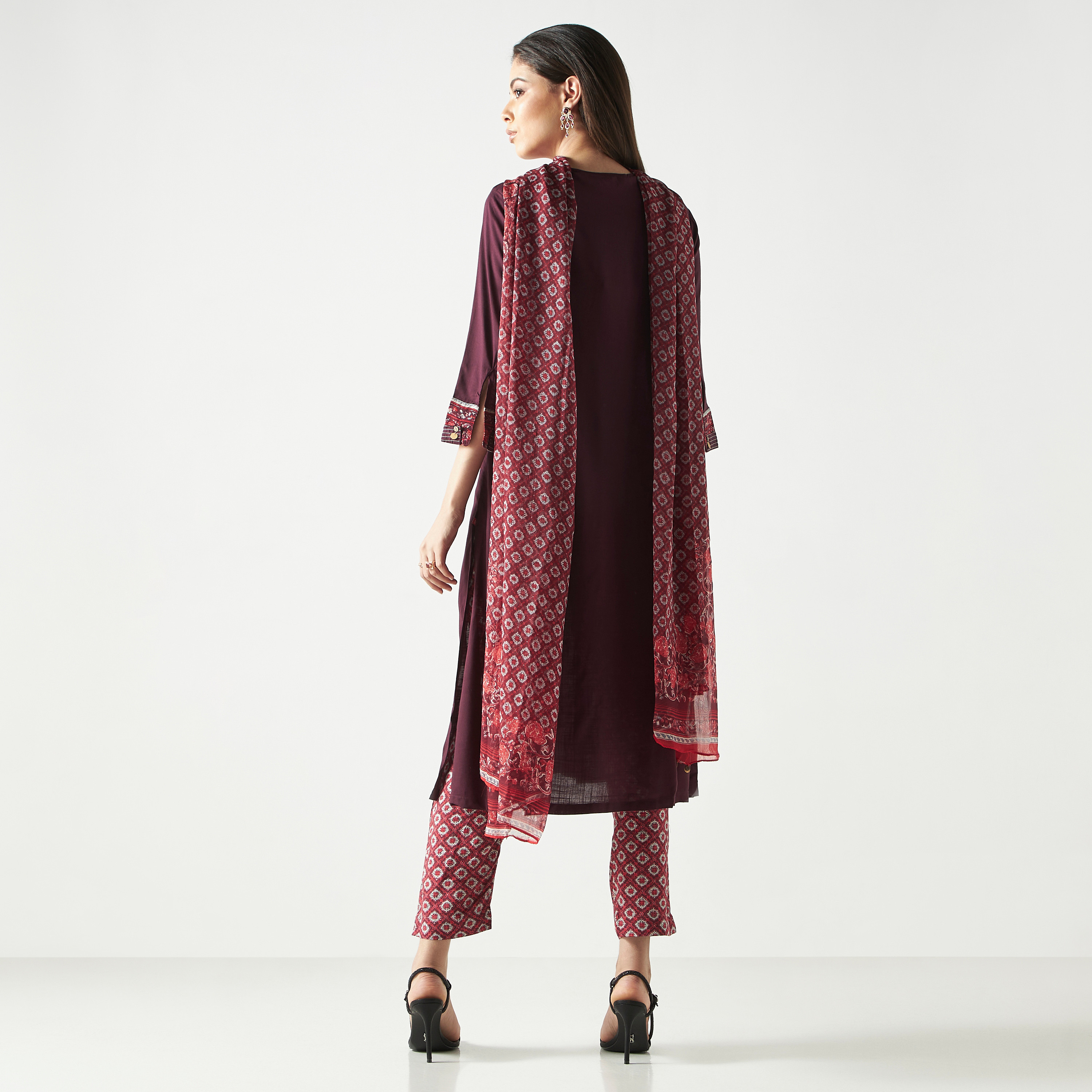طقم بدلة سالوار تقليدية 3 قطع مزيّنة-women-clothing-ethnicwear-salwarsuits-image-3