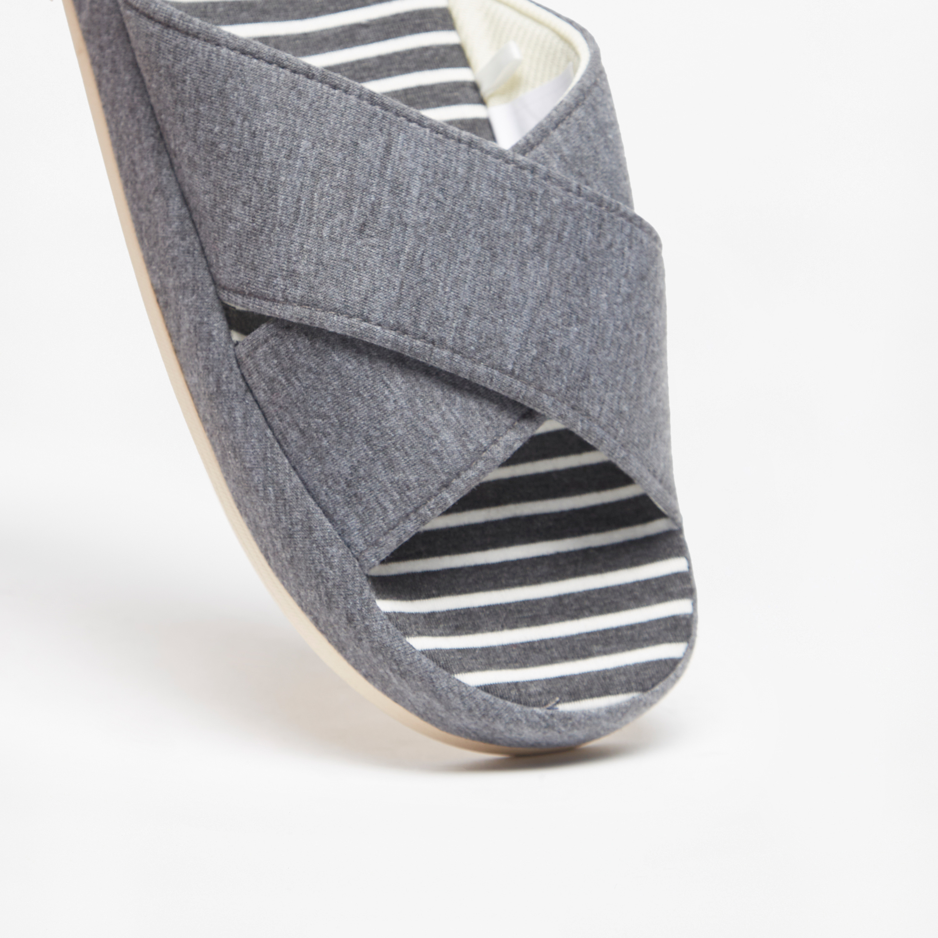شبشب غرفة نوم مخطط للرجال من دوتشيني-men-shoes-flipflopsandslides-image-3