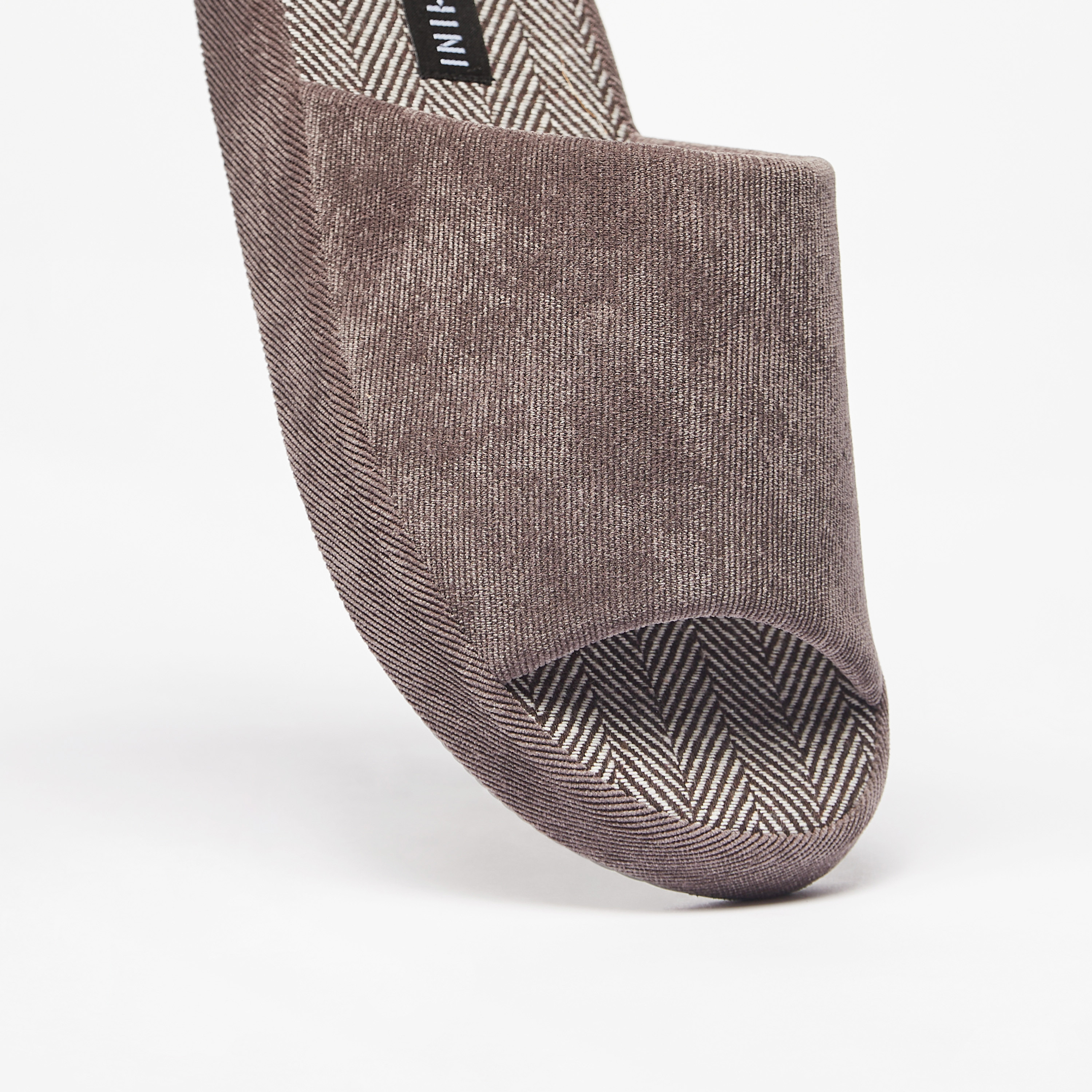 شبشب غرفة نوم بارز الملمس للرجال من دوتشيني-men-shoes-flipflopsandslides-image-9