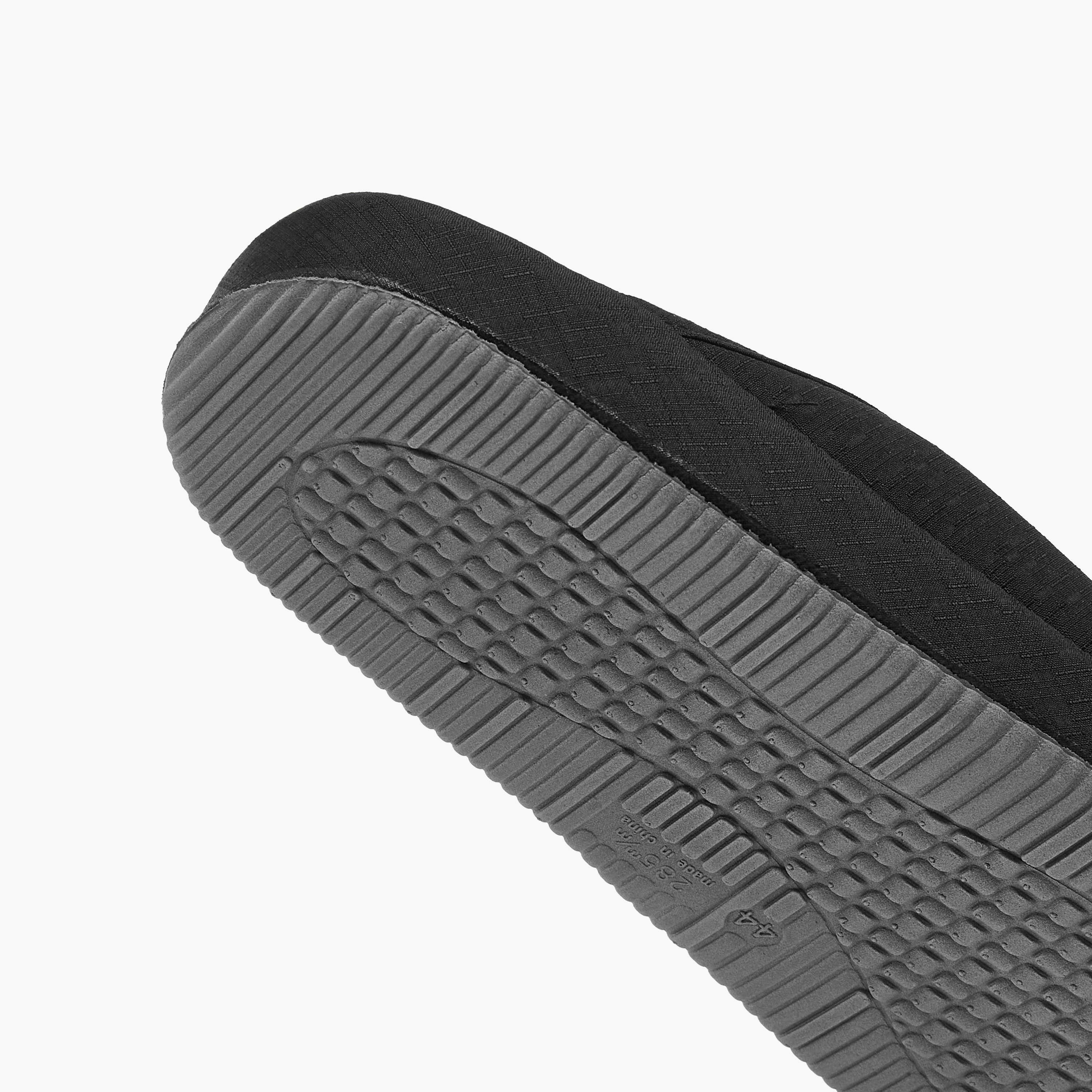 شبشب غرفة نوم سادة من لو كونفورت-men-shoes-flipflopsandslides-image-4