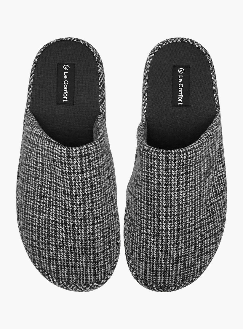 شبشب غرفة نوم بمربعات هاوندستوث للرجال من لو كونفورت-men-shoes-flipflopsandslides-image-1