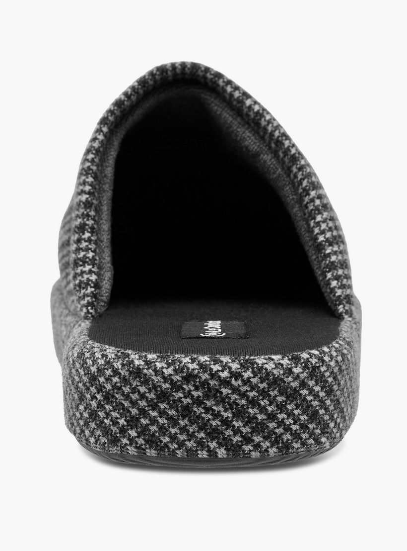 شبشب غرفة نوم بمربعات هاوندستوث للرجال من لو كونفورت-men-shoes-flipflopsandslides-image-4