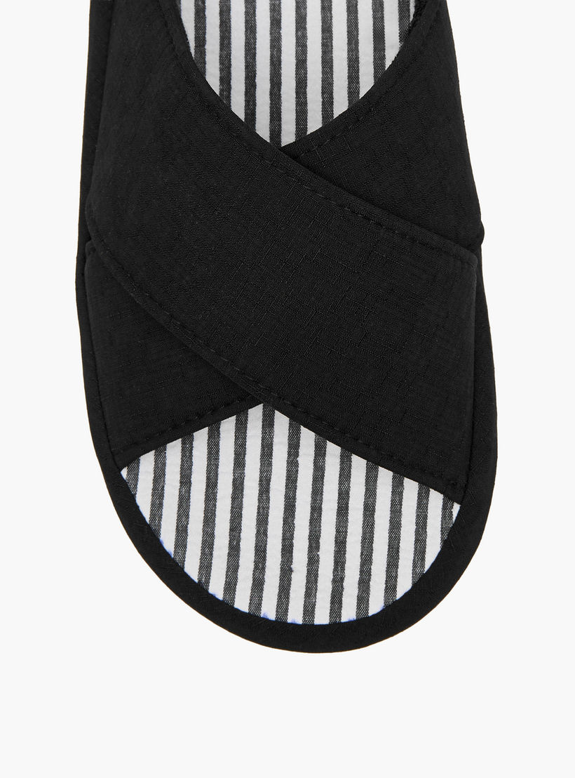 شبشب غرفة نوم بأحزمة متقاطعة للرجال من لو كونفورت-men-shoes-flipflopsandslides-image-3