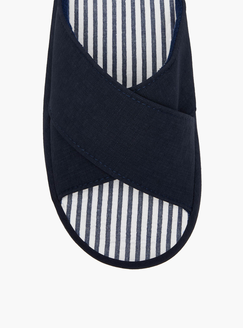 شبشب غرفة نوم بأحزمة متقاطعة للرجال من لو كونفورت-men-shoes-flipflopsandslides-image-3