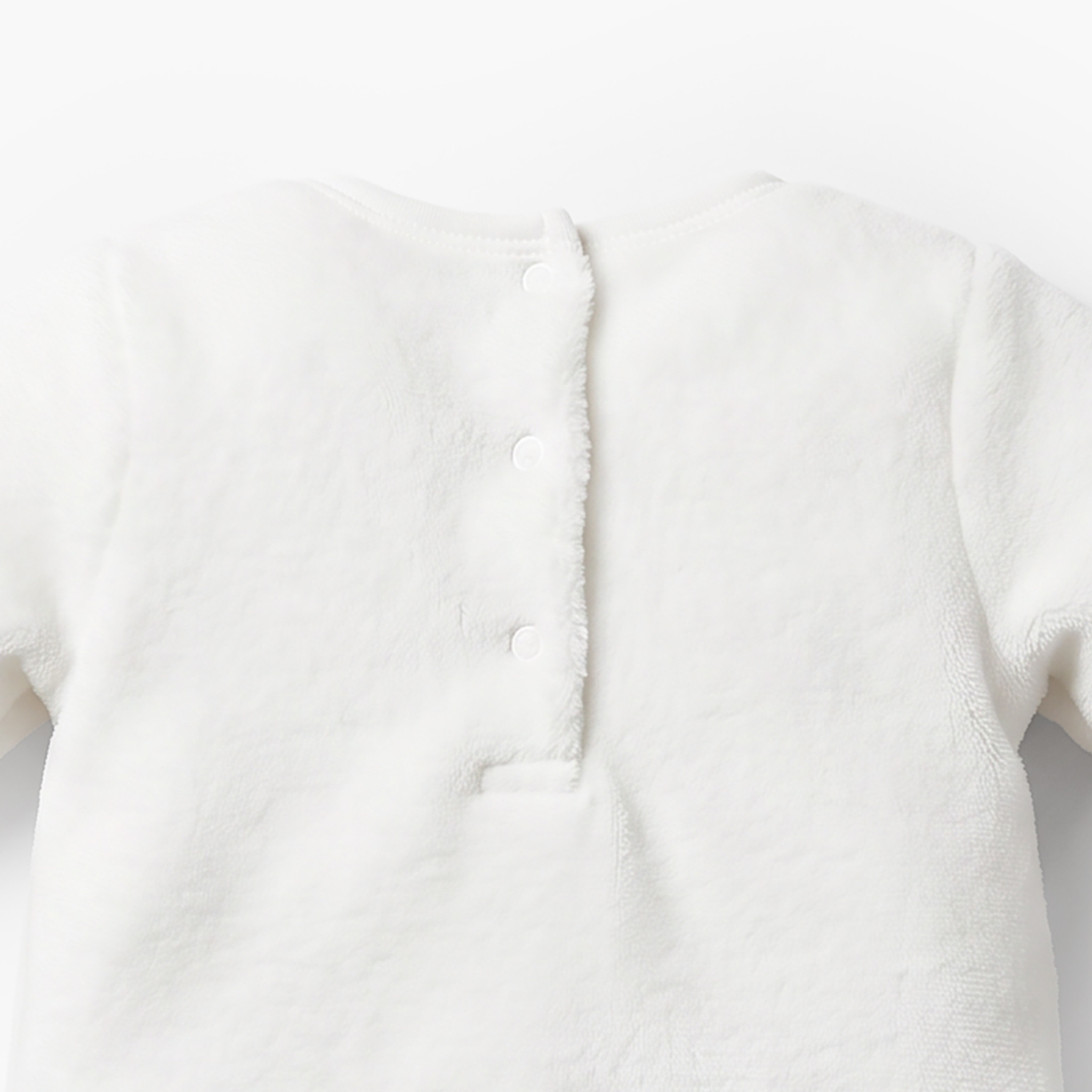 طقم نوم بأقدام مغلقة وتفاصيل قطيفة من جونيورز-baby-boys-clothing-nightwear-sleepsuits-image-6