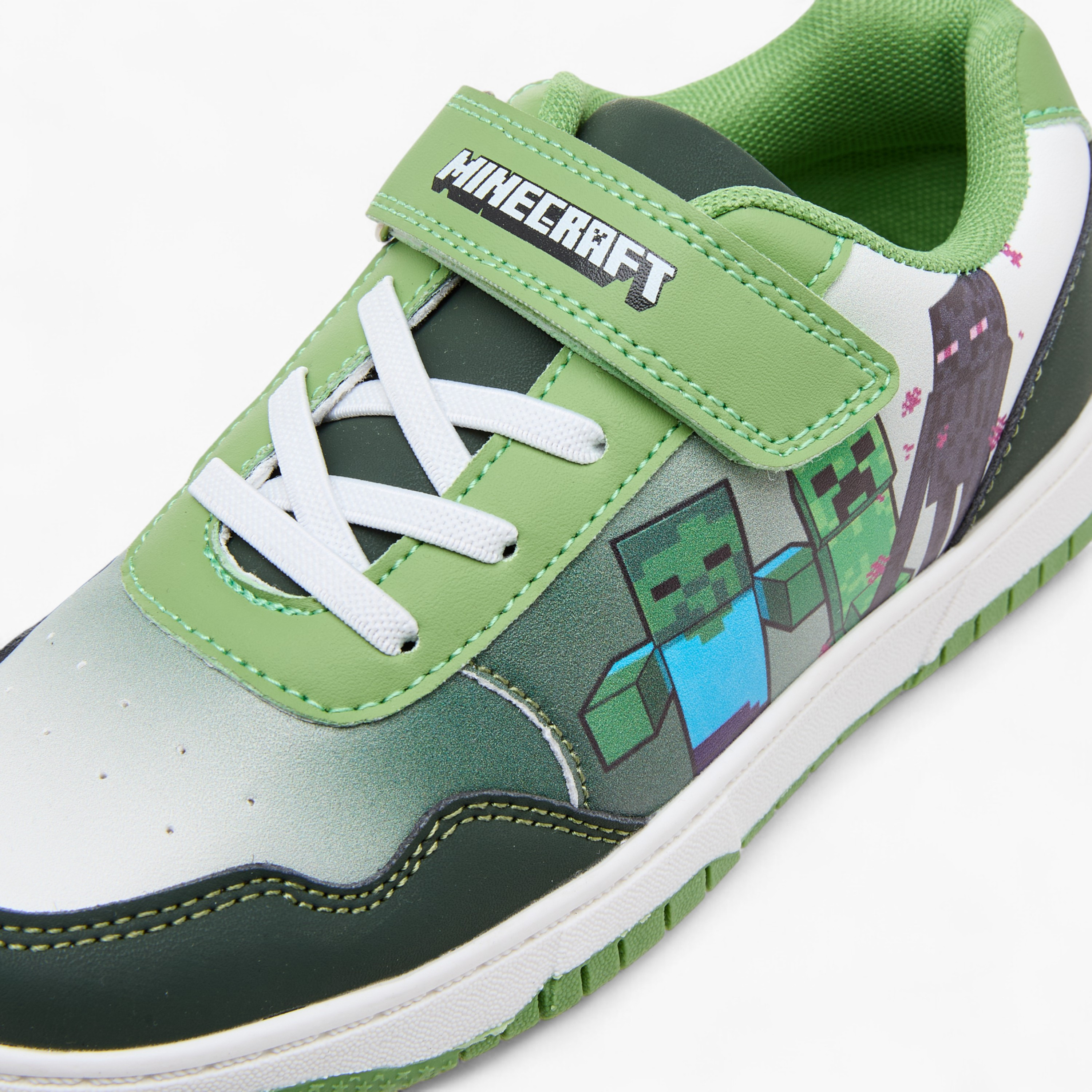 حذاء سنيكرز بشريط إغلاق وطبعات من ماينكرافت-boys-shoes-sneakers-image-5