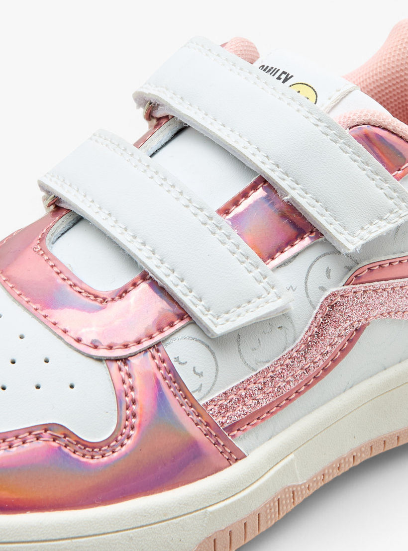 حذاء سنيكرز بشريط إغلاق لاصق وطبعات سمايلي وورلد-girls-shoes-sneakers-image-4