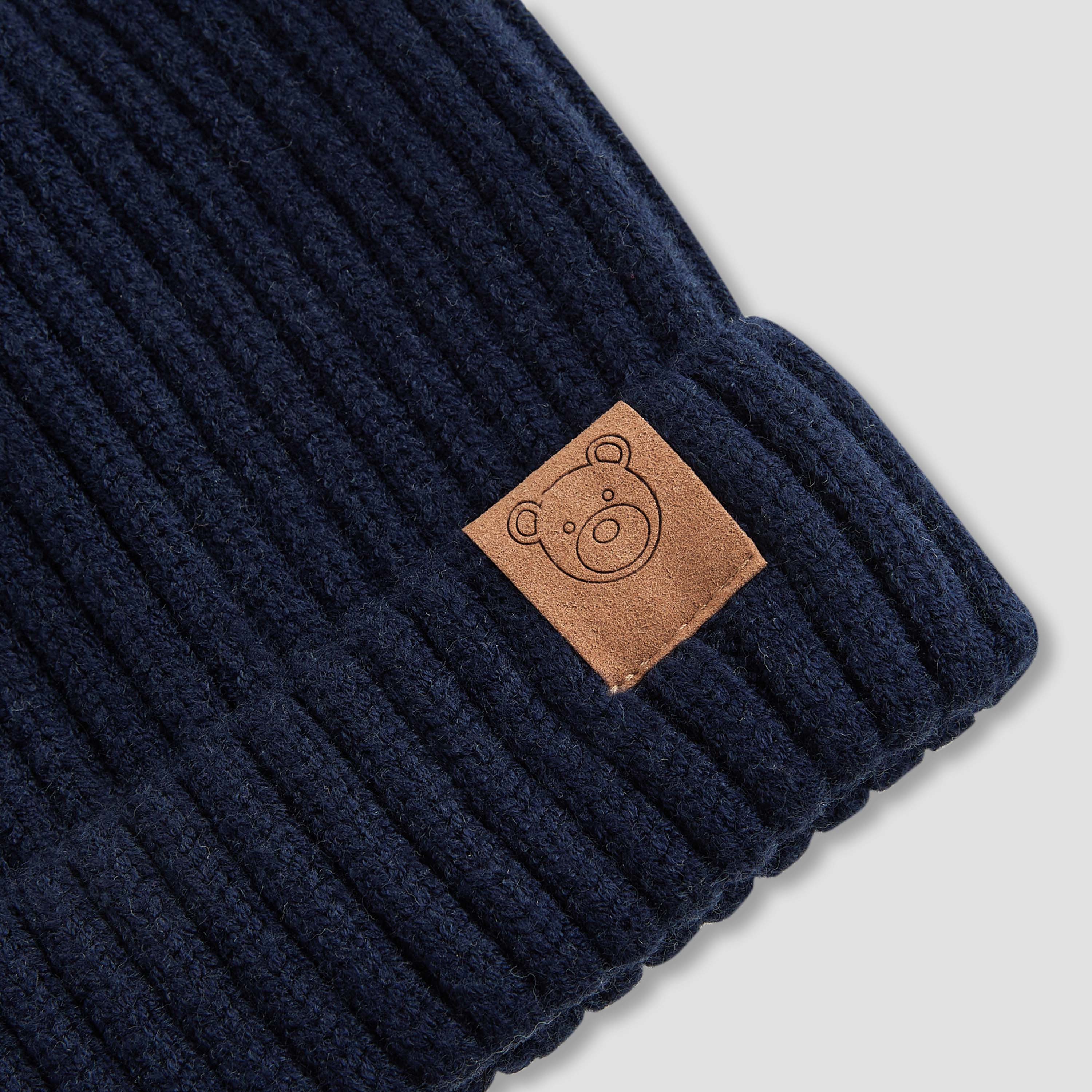 قبعة بيني مضلعة بتزيينات بوم بوم من جونيورز-baby-boys-accessories-caps-image-4
