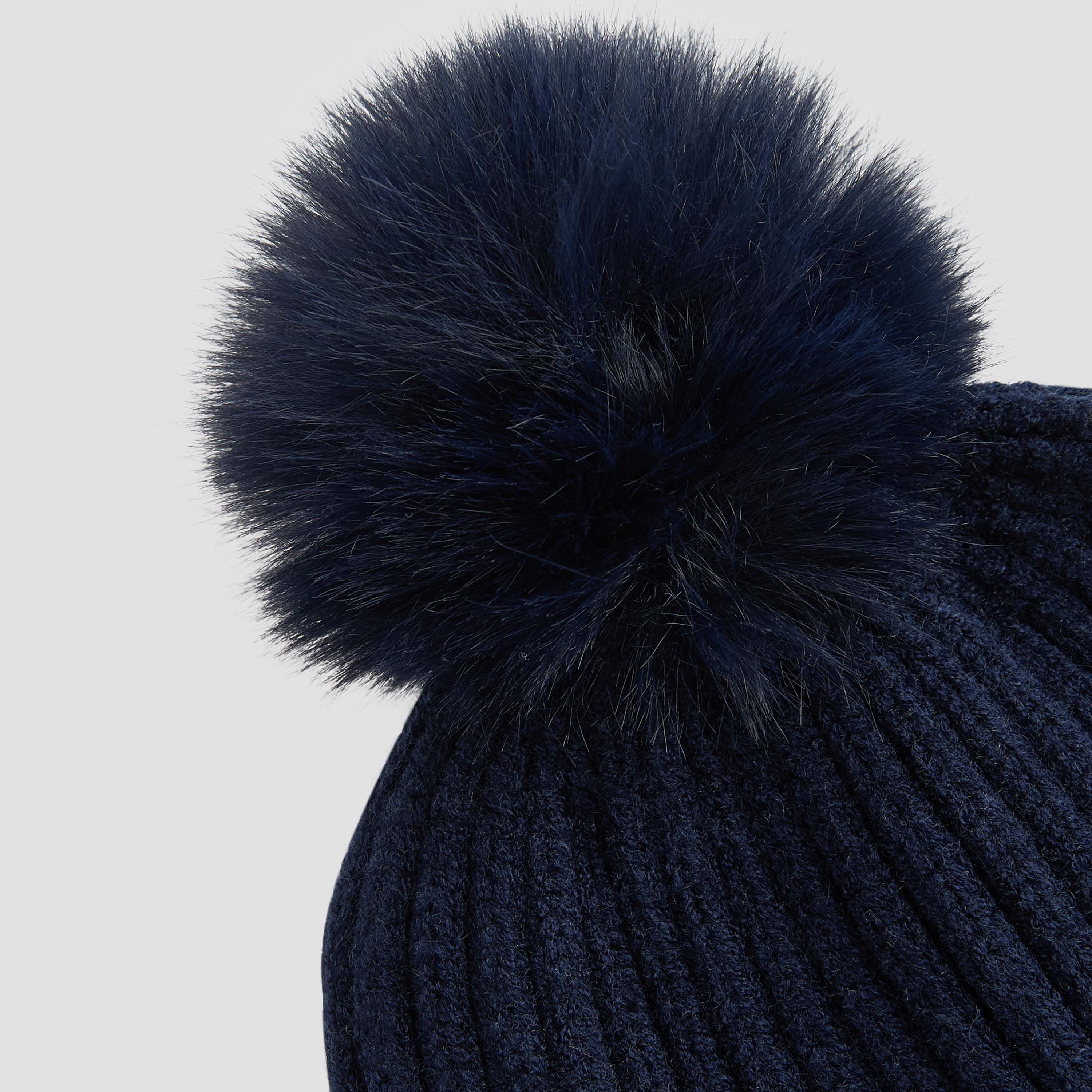 قبعة بيني مضلعة بتزيينات بوم بوم من جونيورز-baby-boys-accessories-caps-image-5