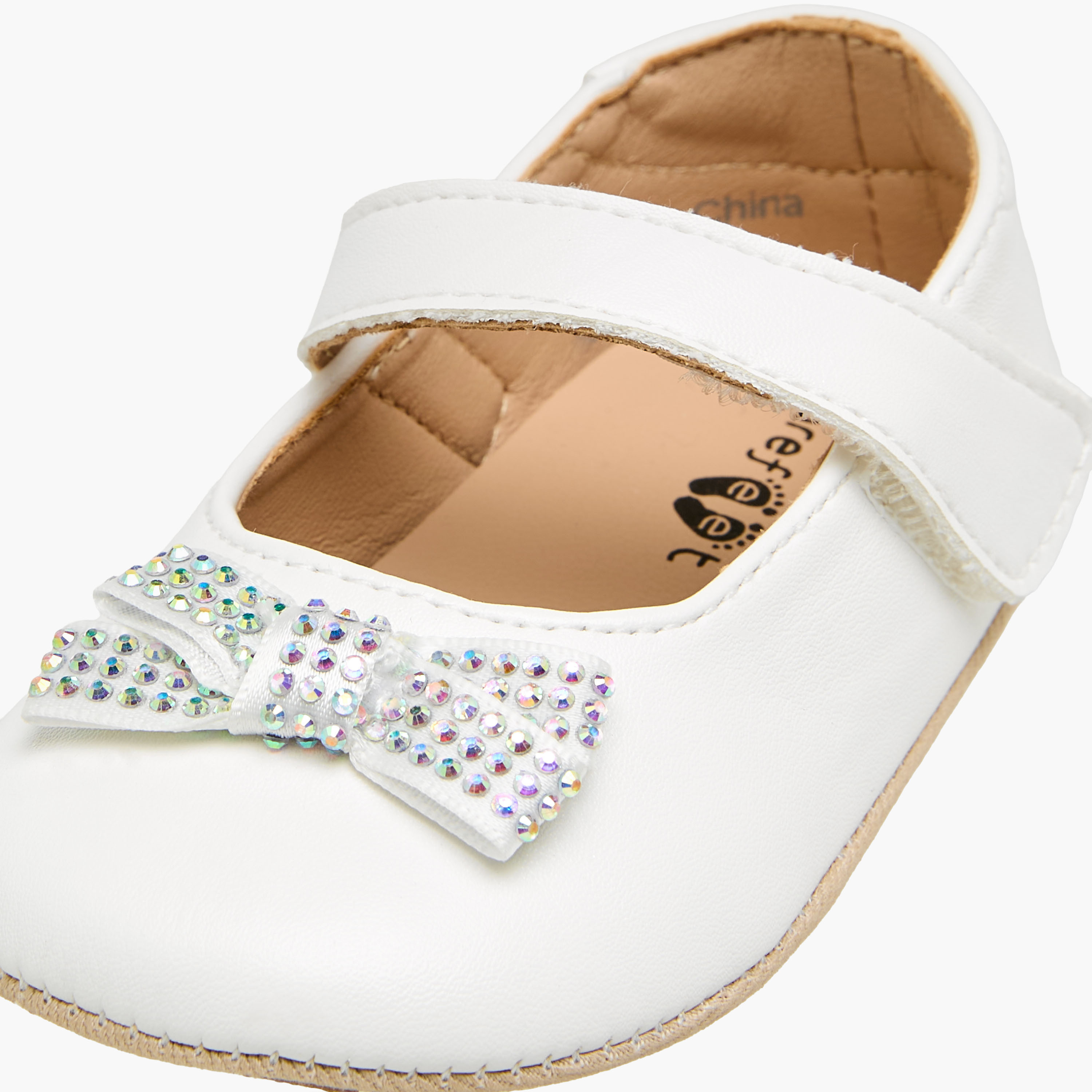 حذاء خفيف مزين بشريط إغلاق لاصق من بيرفيت-baby-girls-shoes-booties-image-1