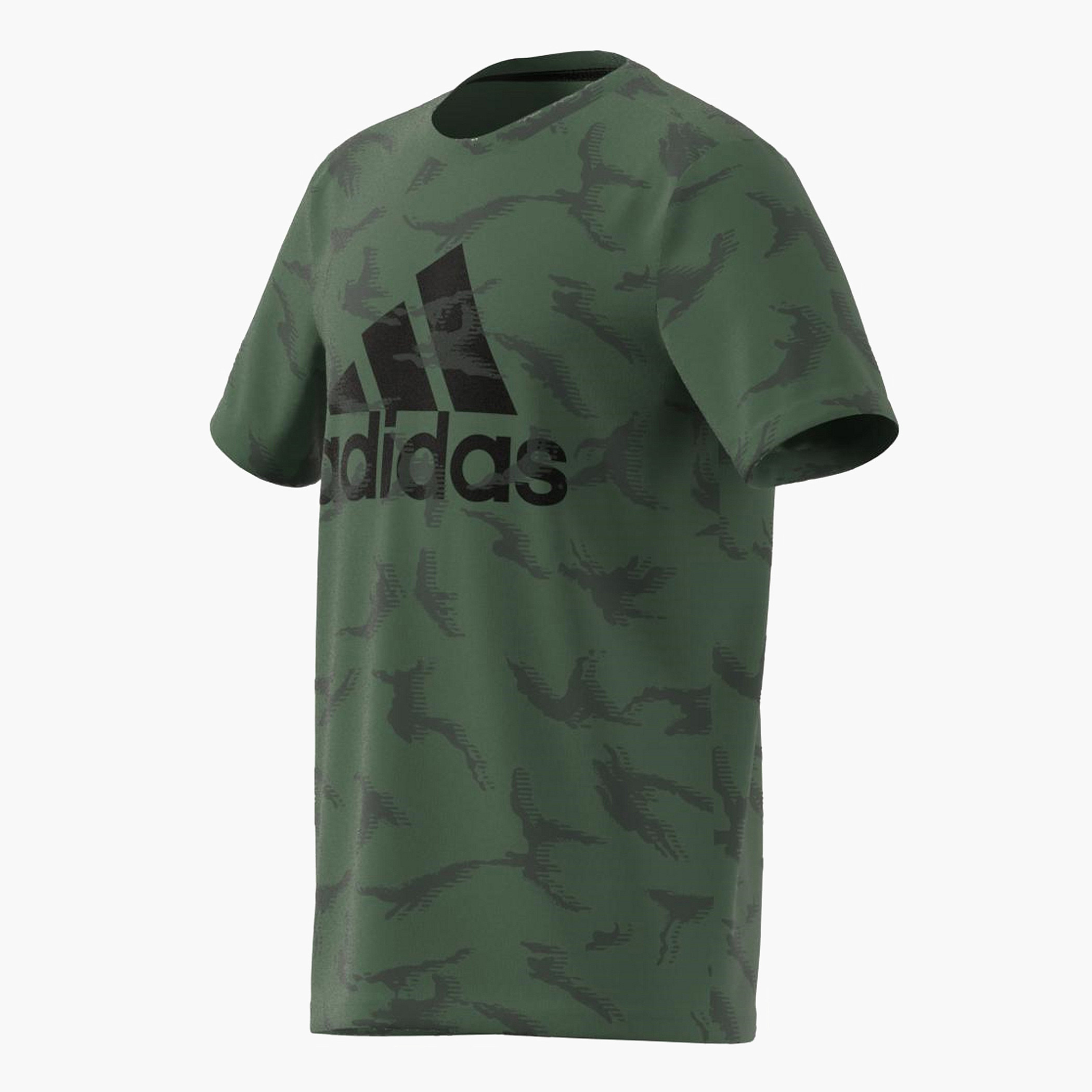 تيشيرت بأكمام قصيرة وطبعات مموهة من أديداس-sports-boys-clothing-tops-image-7