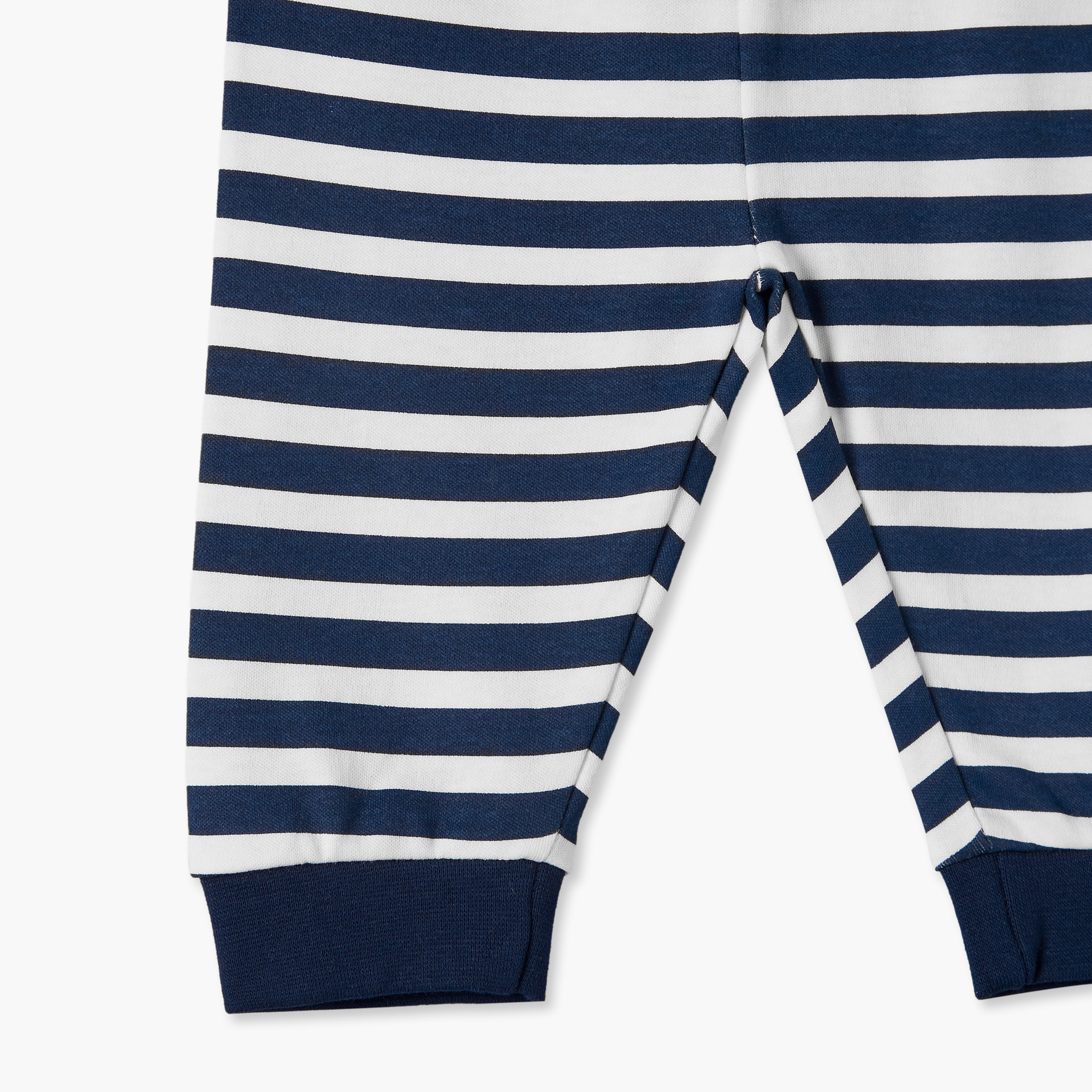 طقم بيجاما قطن بياقة ضيقة وأكمام طويلة وطبعات ديناصورات من جونيورز - عبوة من قطعتين-baby-boys-clothing-nightwear-pyjamasets-image-11