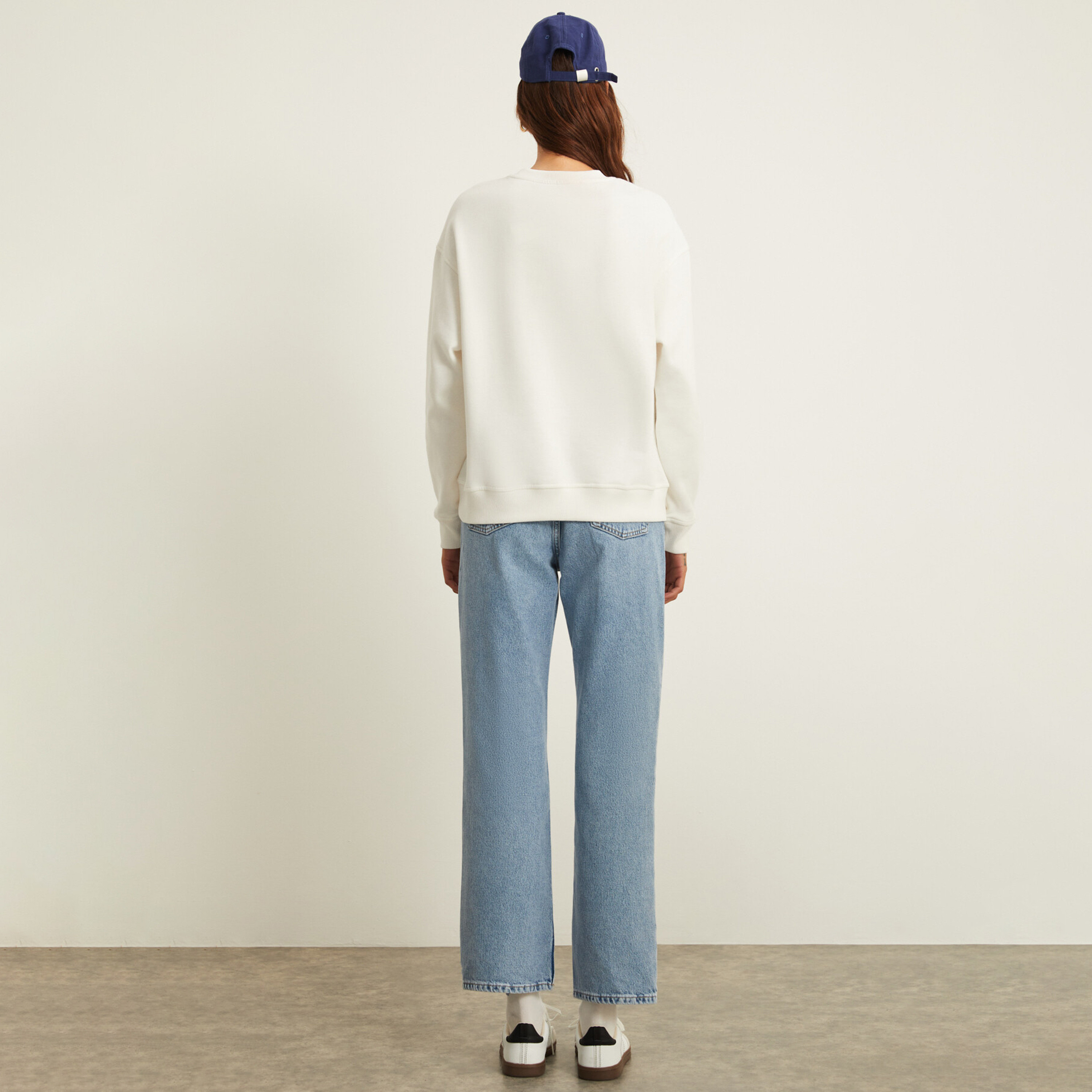 سويت شيرت نسائي باللون البيج بطبعة نص من جريميلانج-women-clothing-hoodiesandsweatshirts-sweatshirts-image-3