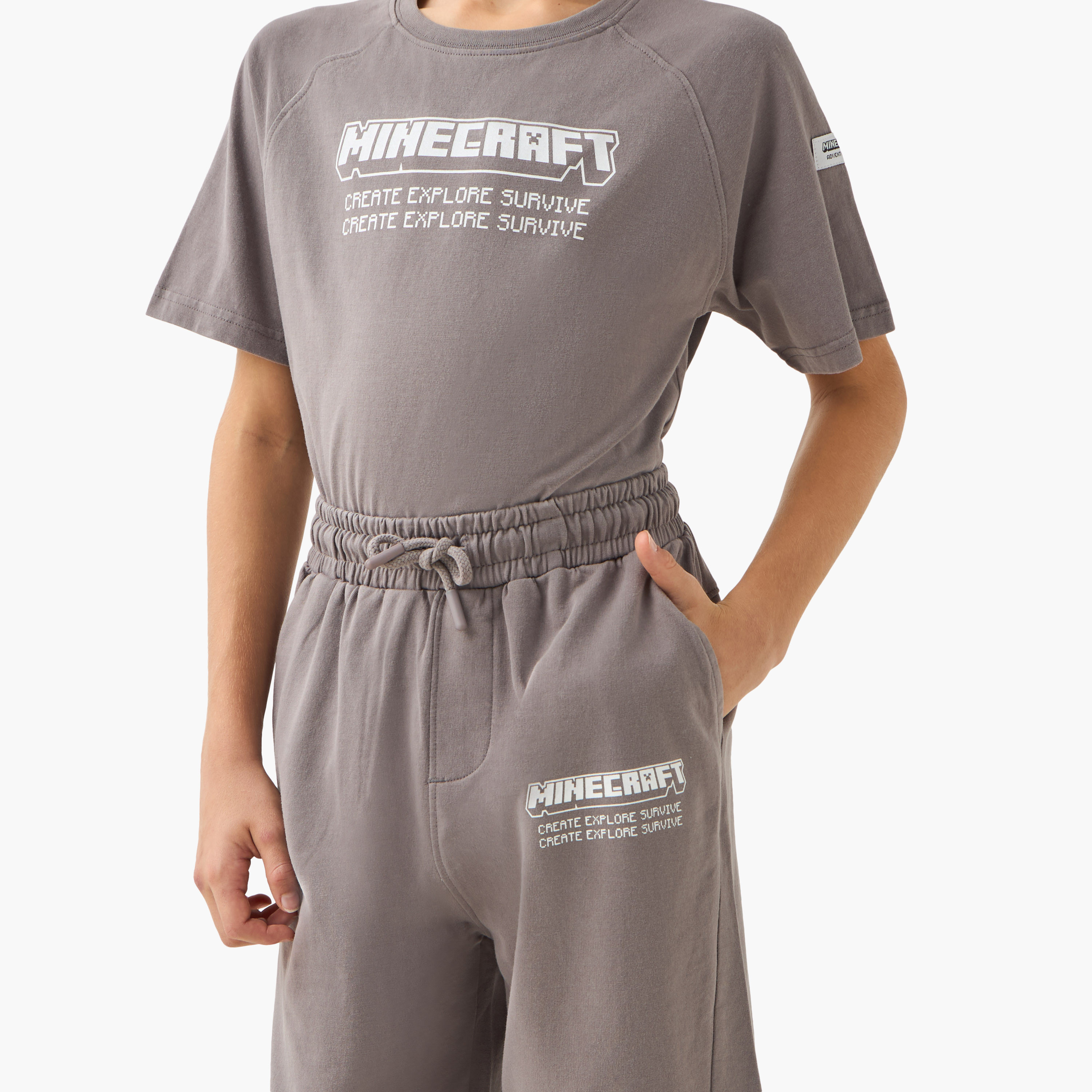 طقم شورت وتيشيرت بياقة ضيقة وطبعات-boys-clothing-setsandcoords-image-5