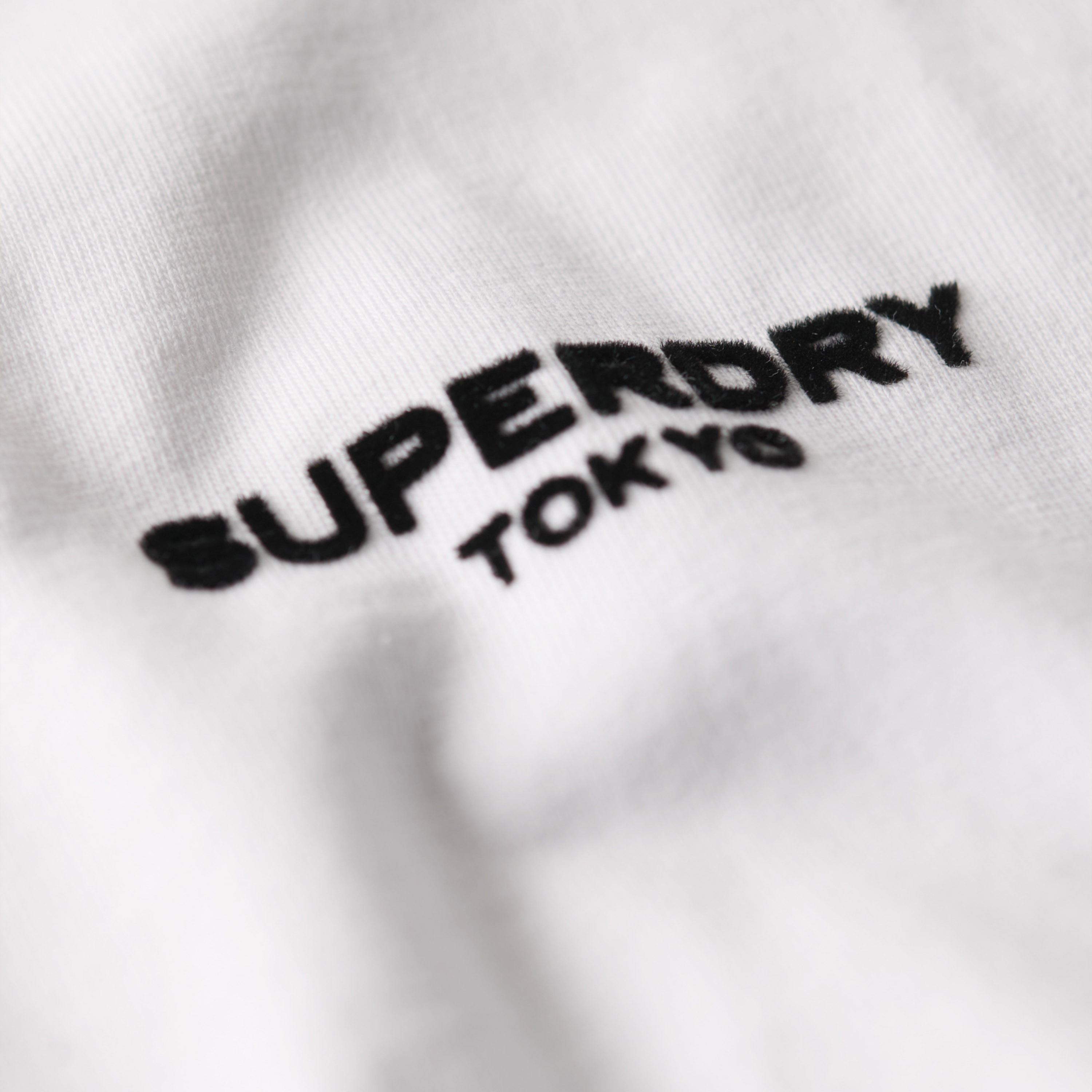 تي شيرت رجالي برقبة دائرية وأكمام قصيرة بشعار من سوبردراي-men-clothing-tshirtsandpolos-tshirts-image-4