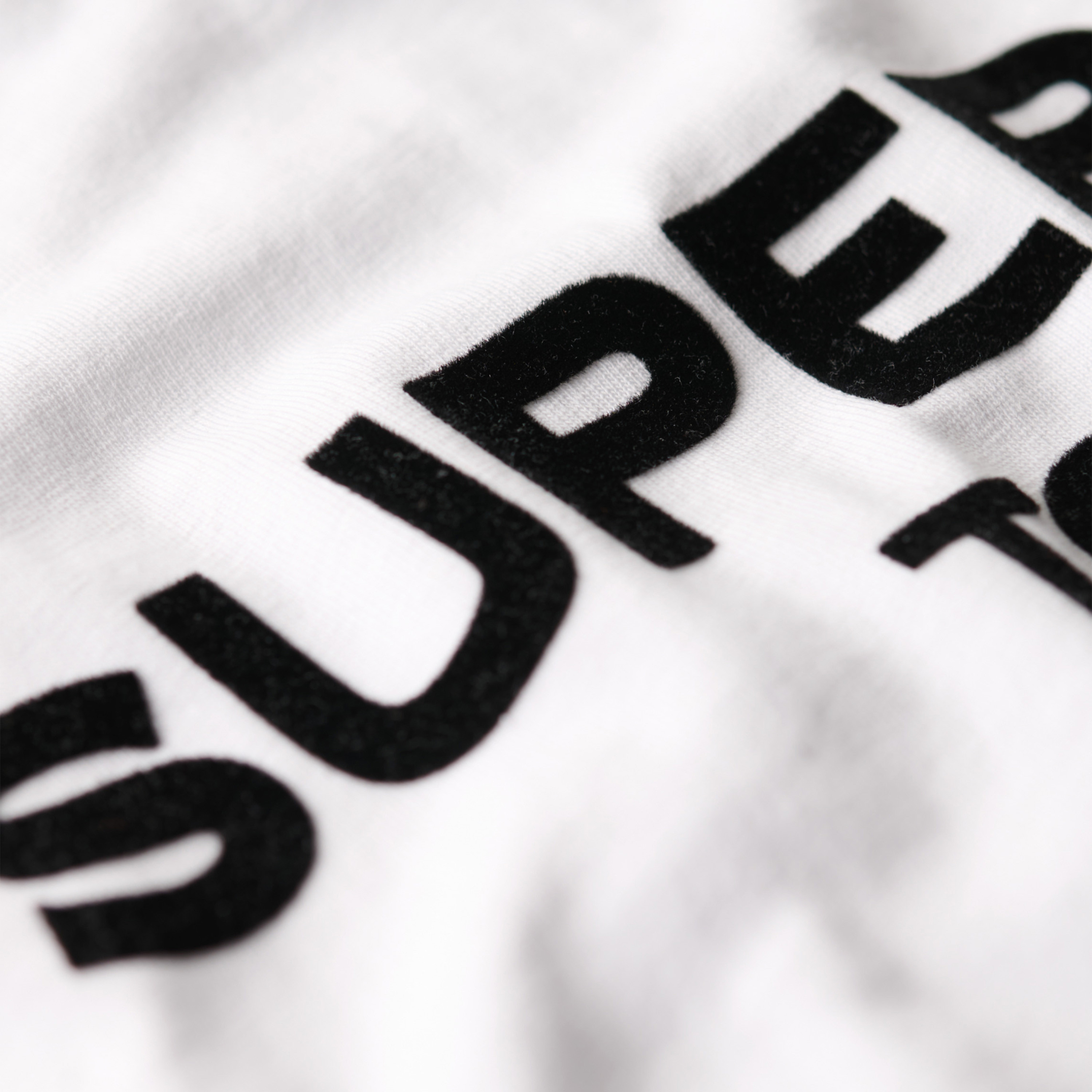 تي شيرت رجالي برقبة دائرية وأكمام قصيرة بشعار من سوبردراي-men-clothing-tshirtsandpolos-tshirts-image-5