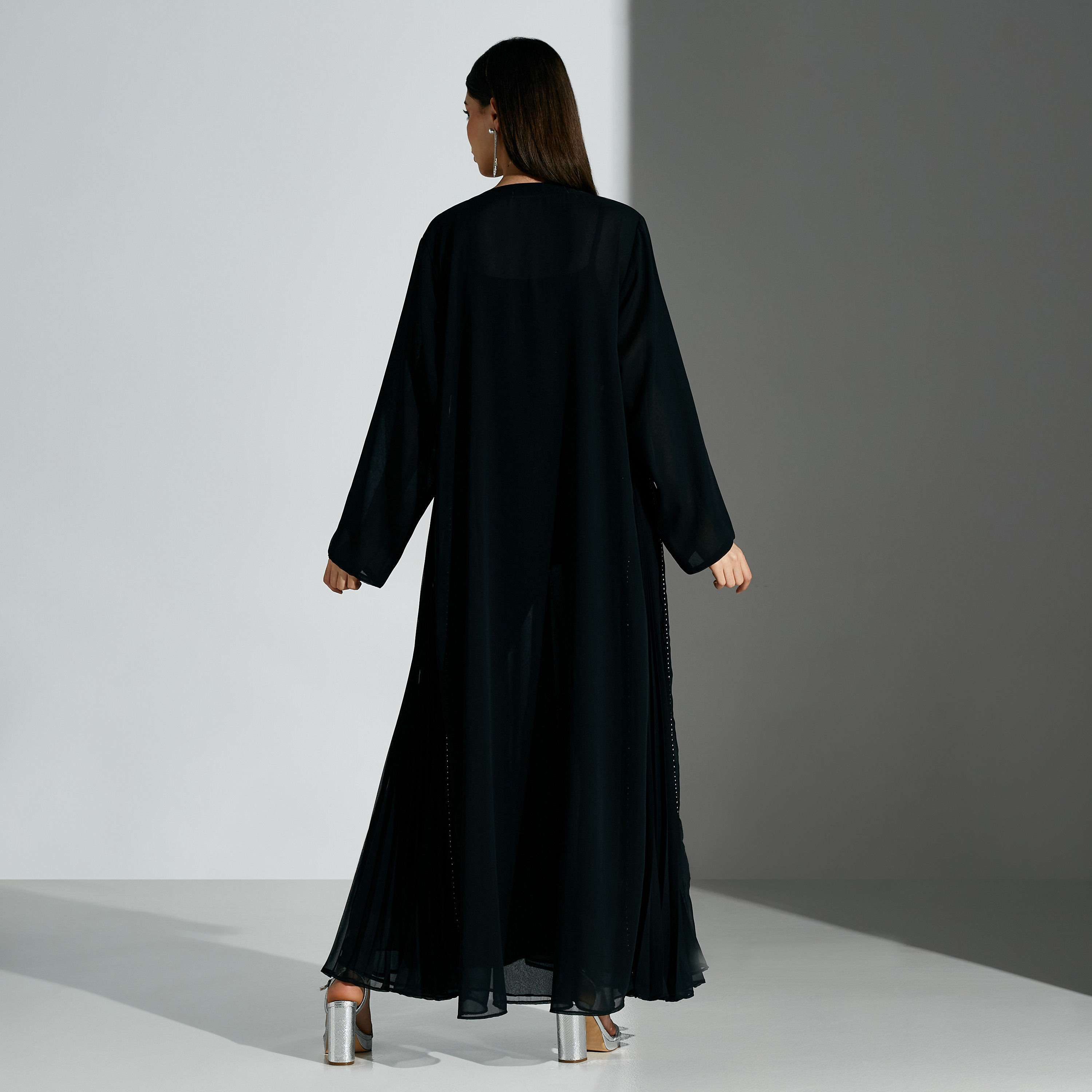 عباية سادة مع حجاب من مليكة-women-arabicclothing-abayas-image-1