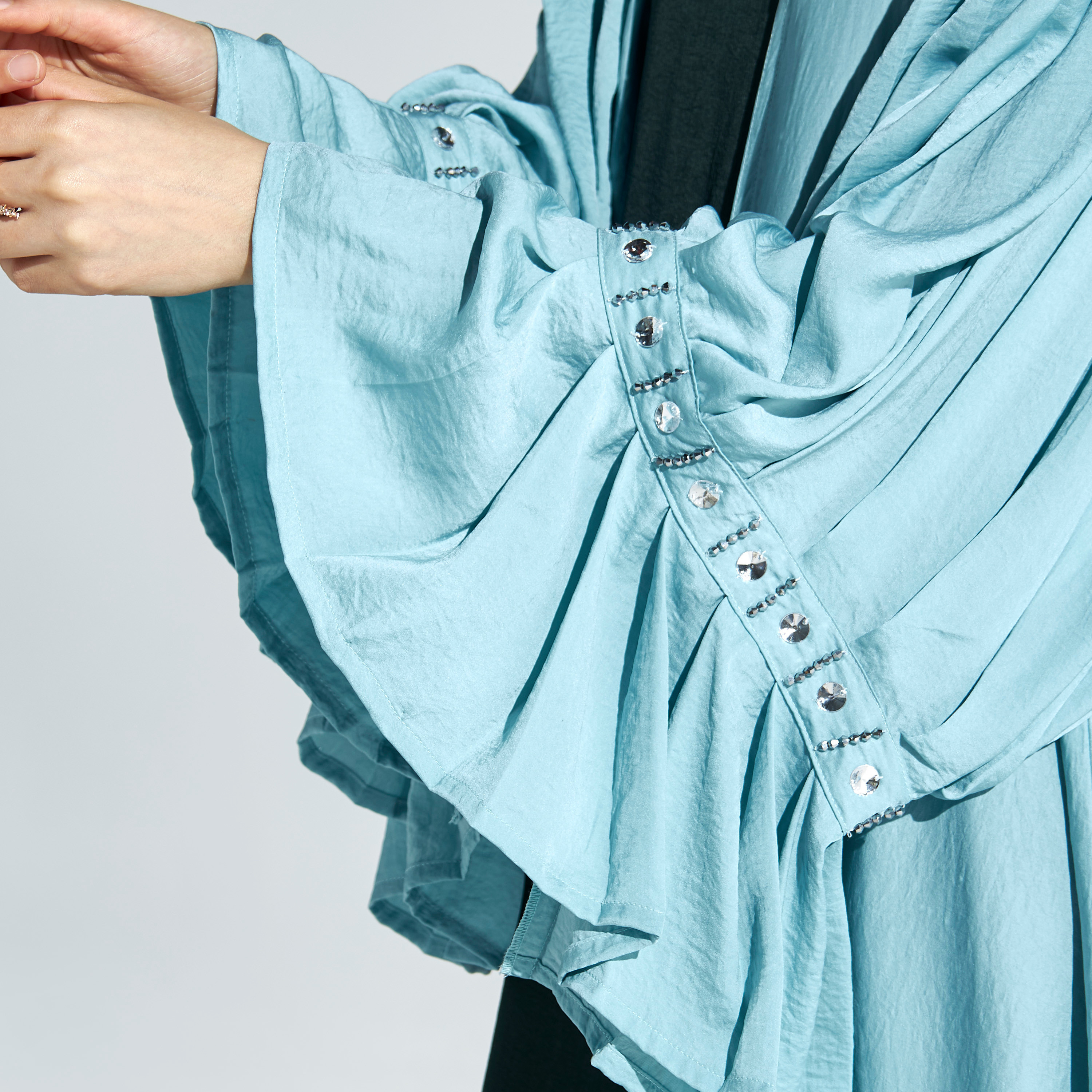 عباية مزينة بالترتر مع حجاب من مليكة-women-arabicclothing-abayas-image-3