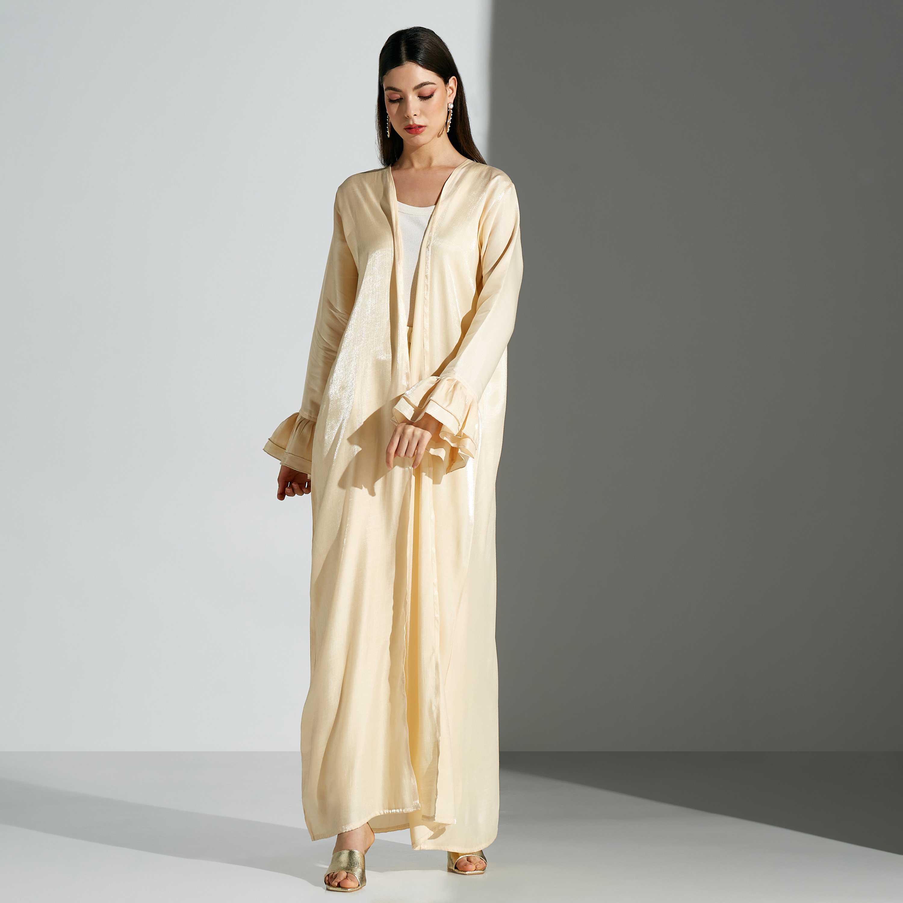 عباية سادة بأكمام كشكش وحجاب من مليكة-women-arabicclothing-abayas-image-1
