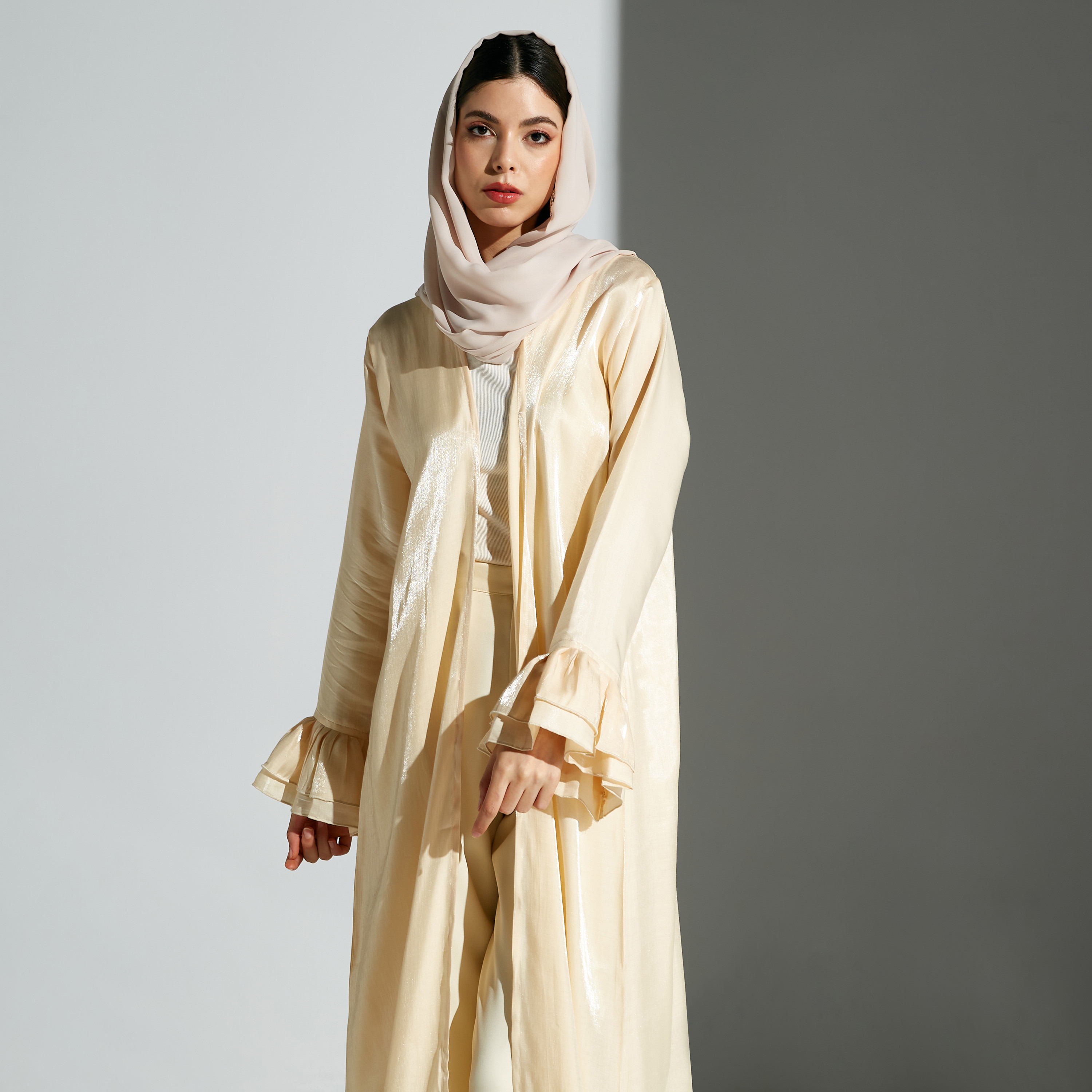عباية سادة بأكمام كشكش وحجاب من مليكة-women-arabicclothing-abayas-image-2