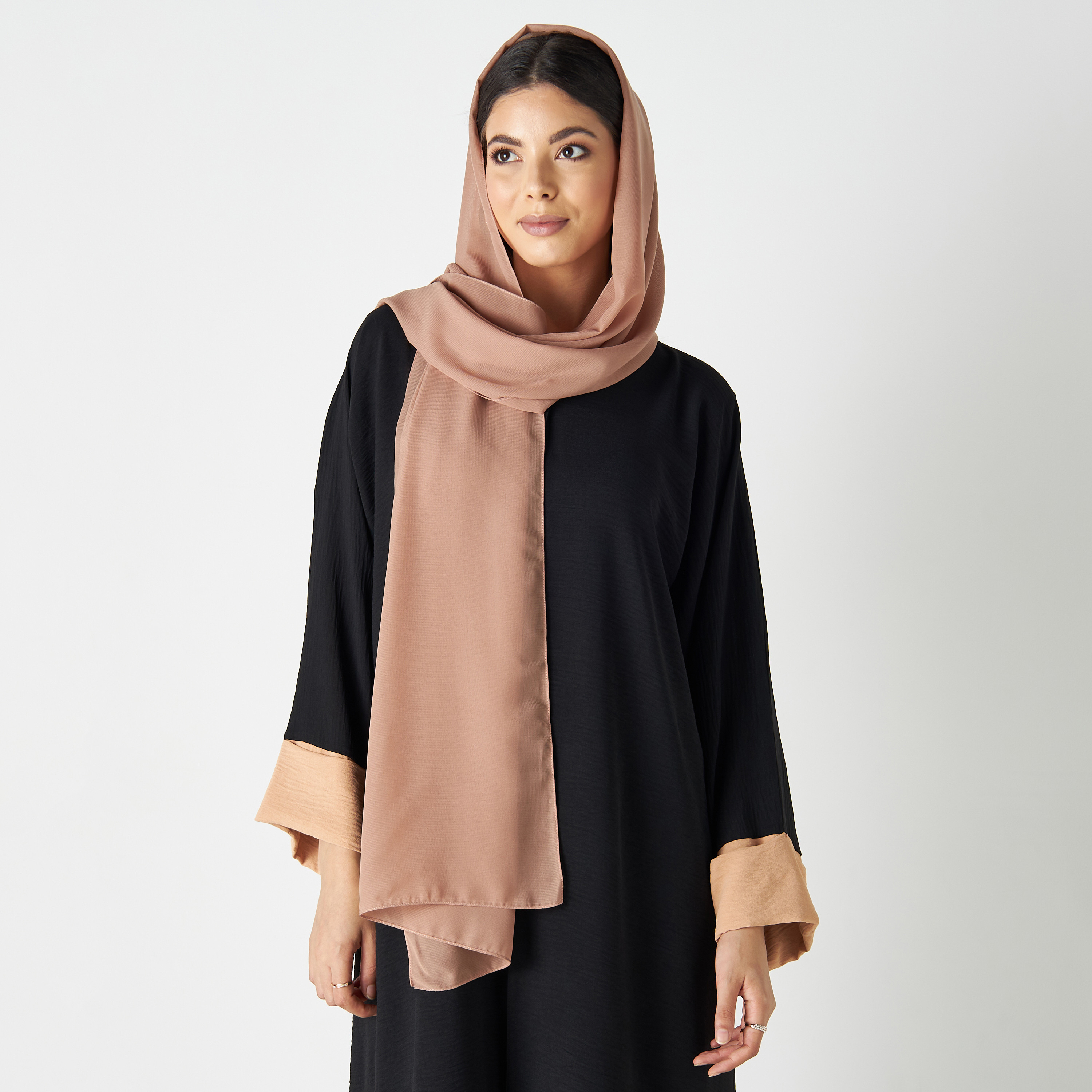 عباية سادة مع حجابين من مليكة - طقم 3 قطع-women-arabicclothing-abayas-image-2