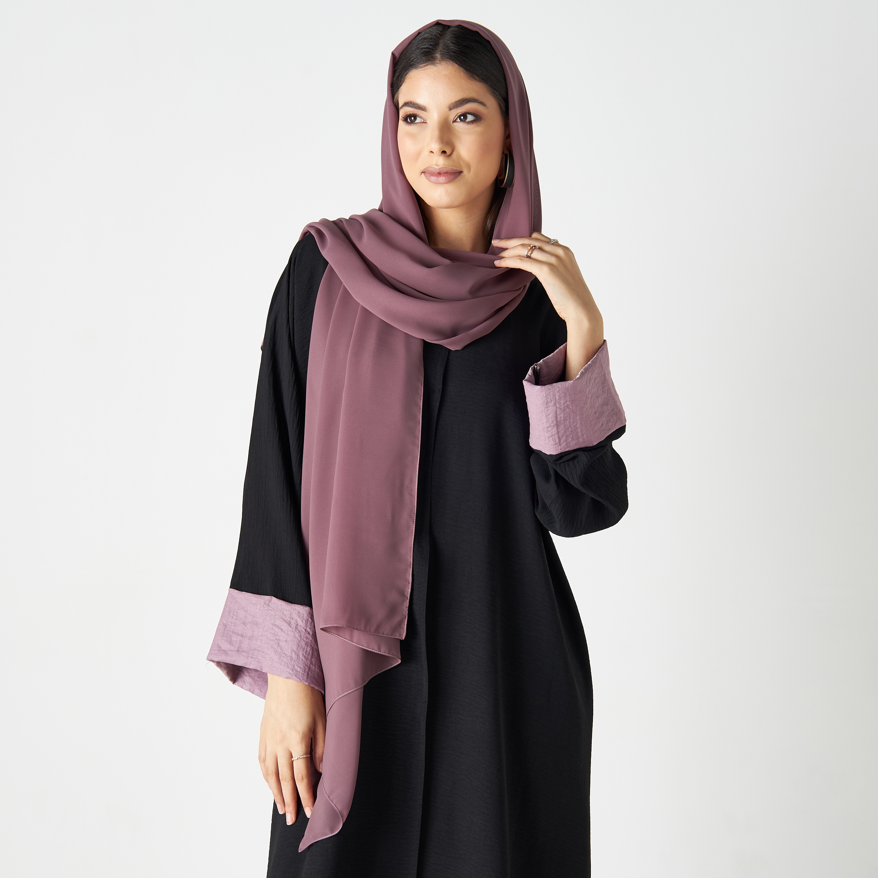 عباية سادة مع حجابين من مليكة - طقم 3 قطع-women-arabicclothing-abayas-image-3