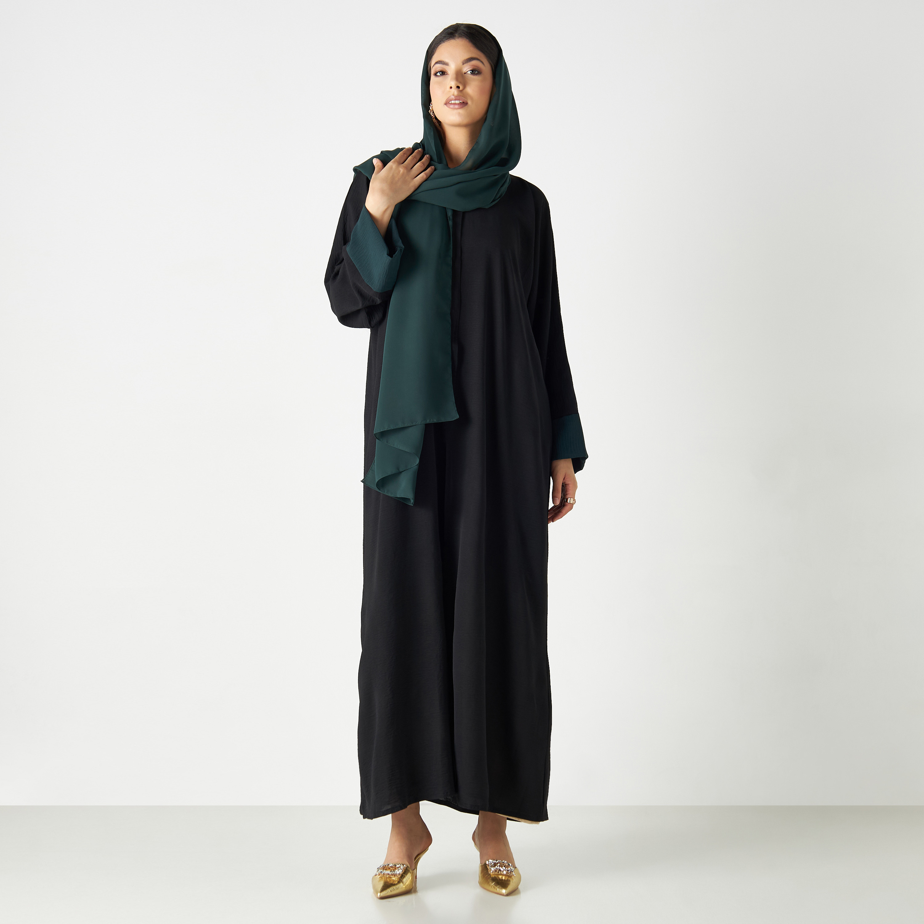 عباية سادة مع حجابين من مليكة - طقم 3 قطع-women-arabicclothing-abayas-image-1