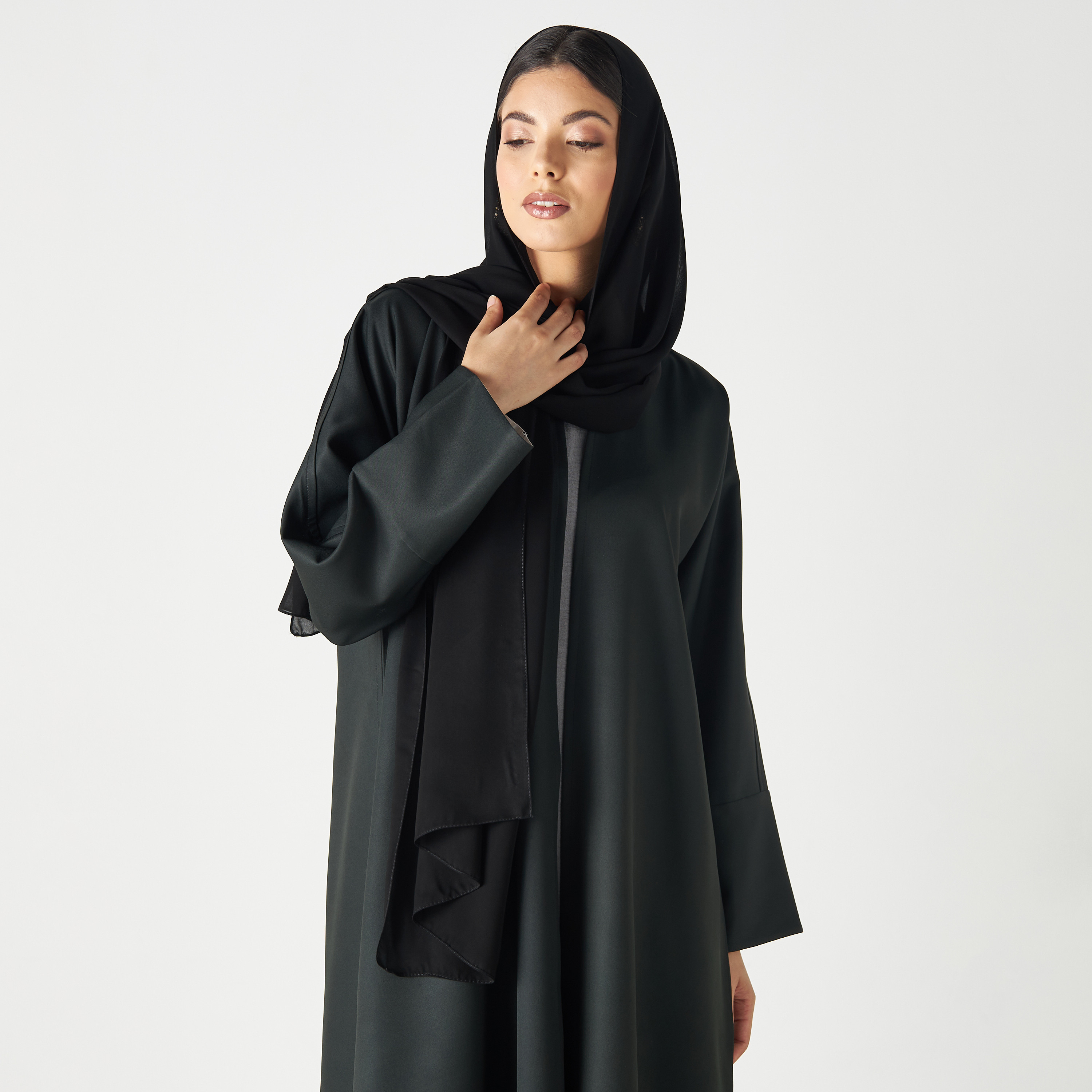 عباية سادة بفتحة أماميّة مع 2 حجاب من مليكة-women-arabicclothing-abayas-image-5
