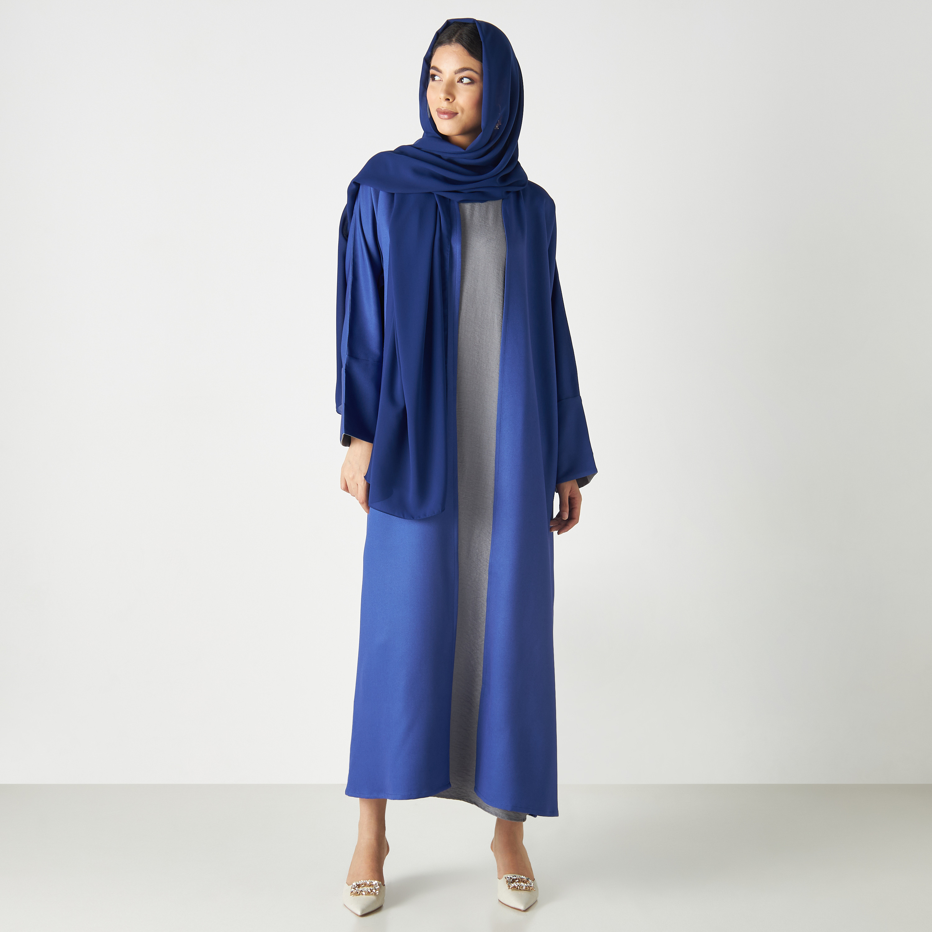 عباية سادة بفتحة أماميّة مع 2 حجاب من مليكة-women-arabicclothing-abayas-image-6