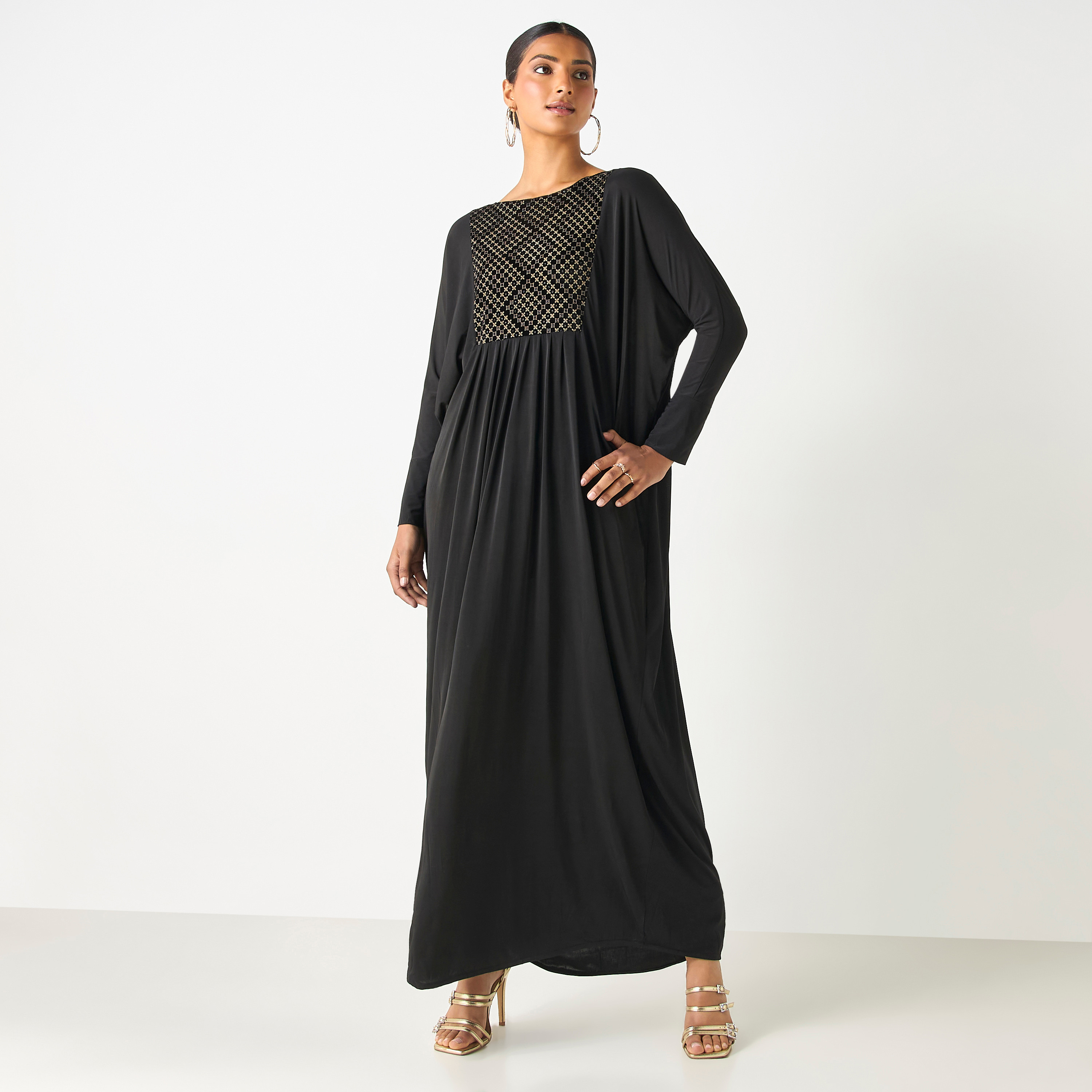 عباية مطرّزة بياقة مستديرة وتفاصيل كسرات من مليكة-women-arabicclothing-abayas-image-1