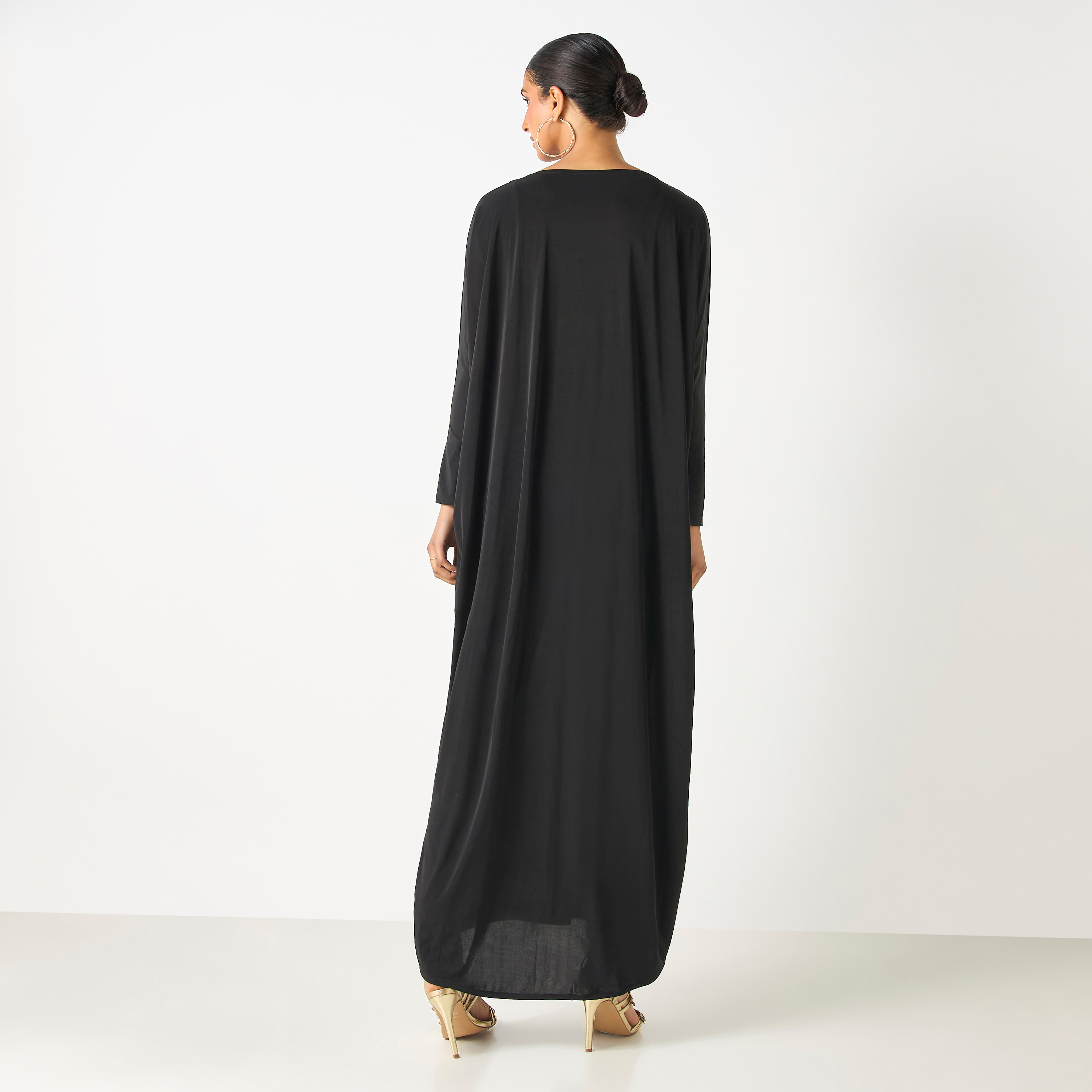 عباية مطرّزة بياقة مستديرة وتفاصيل كسرات من مليكة-women-arabicclothing-abayas-image-5