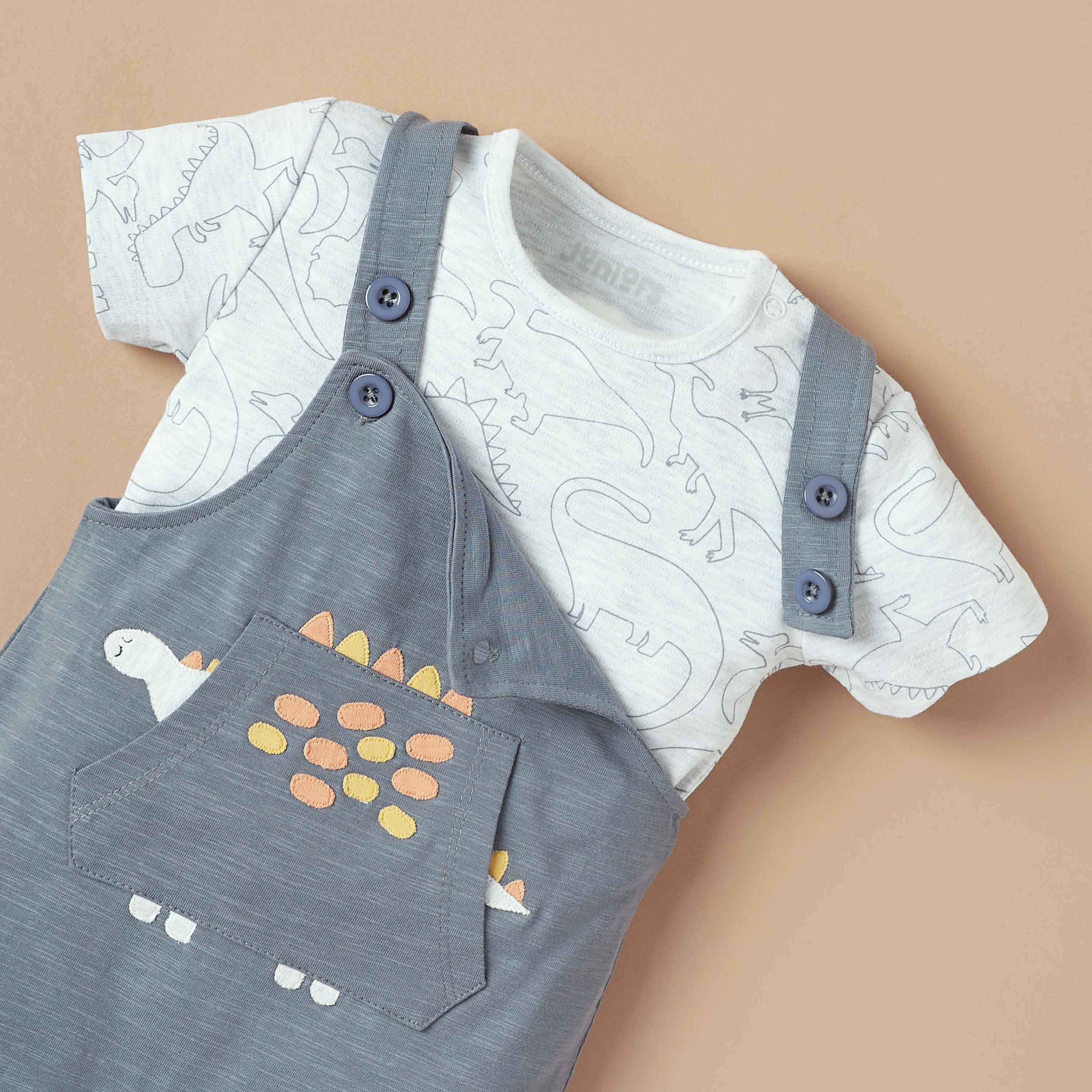 طقم دنغري وتيشيرت بأكمام قصيرة وطبعات ديناصور من جونيورز-baby-boys-clothing-winterwear-rompers-image-5