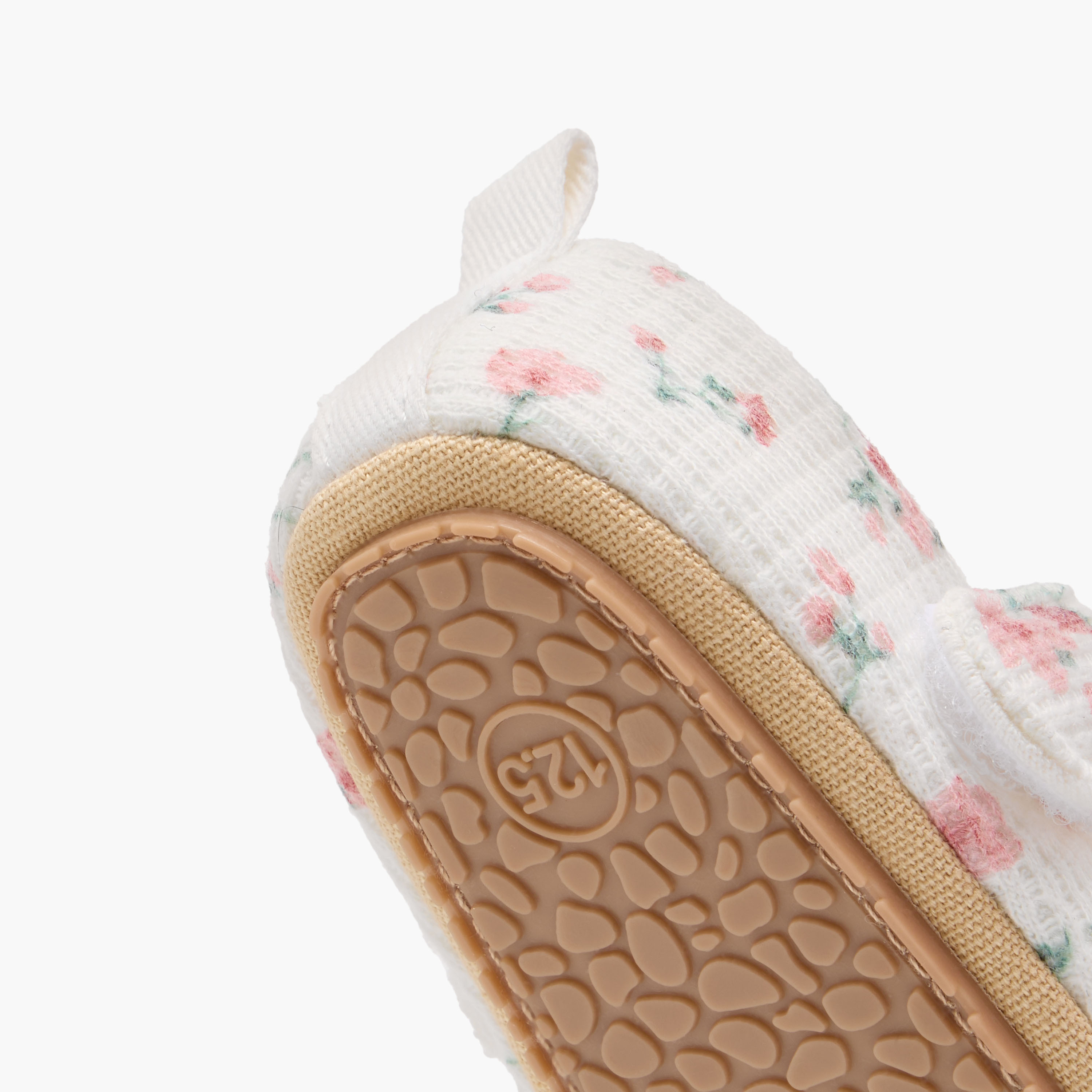 بوت بطبعات أزهار وشريط إغلاق لاصق-baby-boys-shoes-closedshoes-image-1