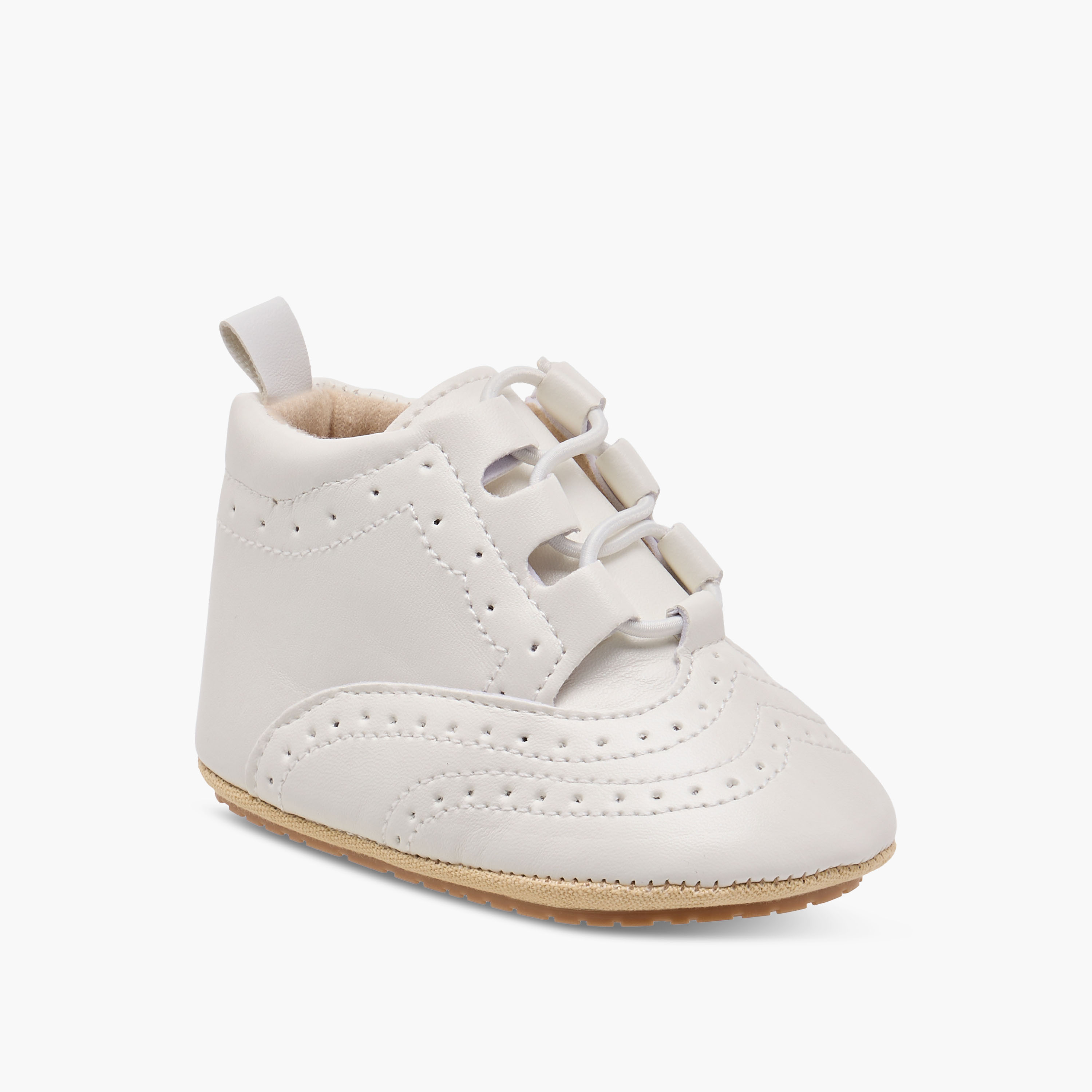 بوت بارز الملمس بتفاصيل رباط من جونيورز-baby-boys-shoes-closedshoes-image-4