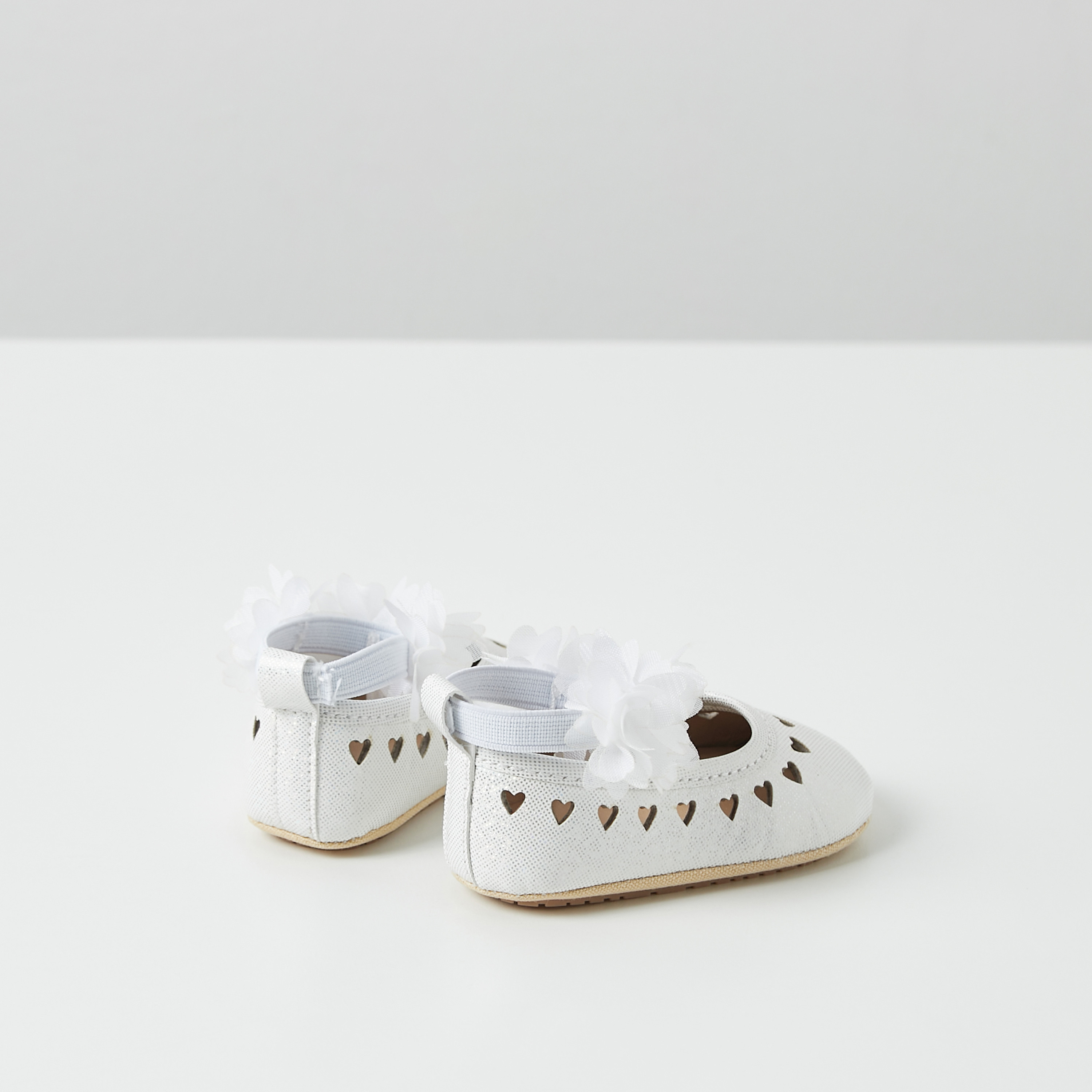 بوت مزين بالزهور بحزام حول الكاحل من جونيورز-baby-girls-shoes-closedshoes-image-2