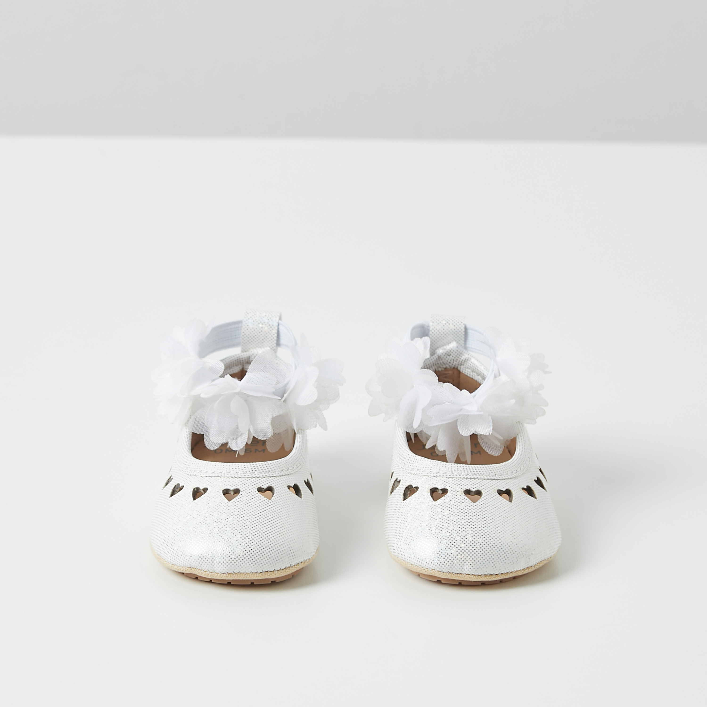 بوت مزين بالزهور بحزام حول الكاحل من جونيورز-baby-girls-shoes-closedshoes-image-4