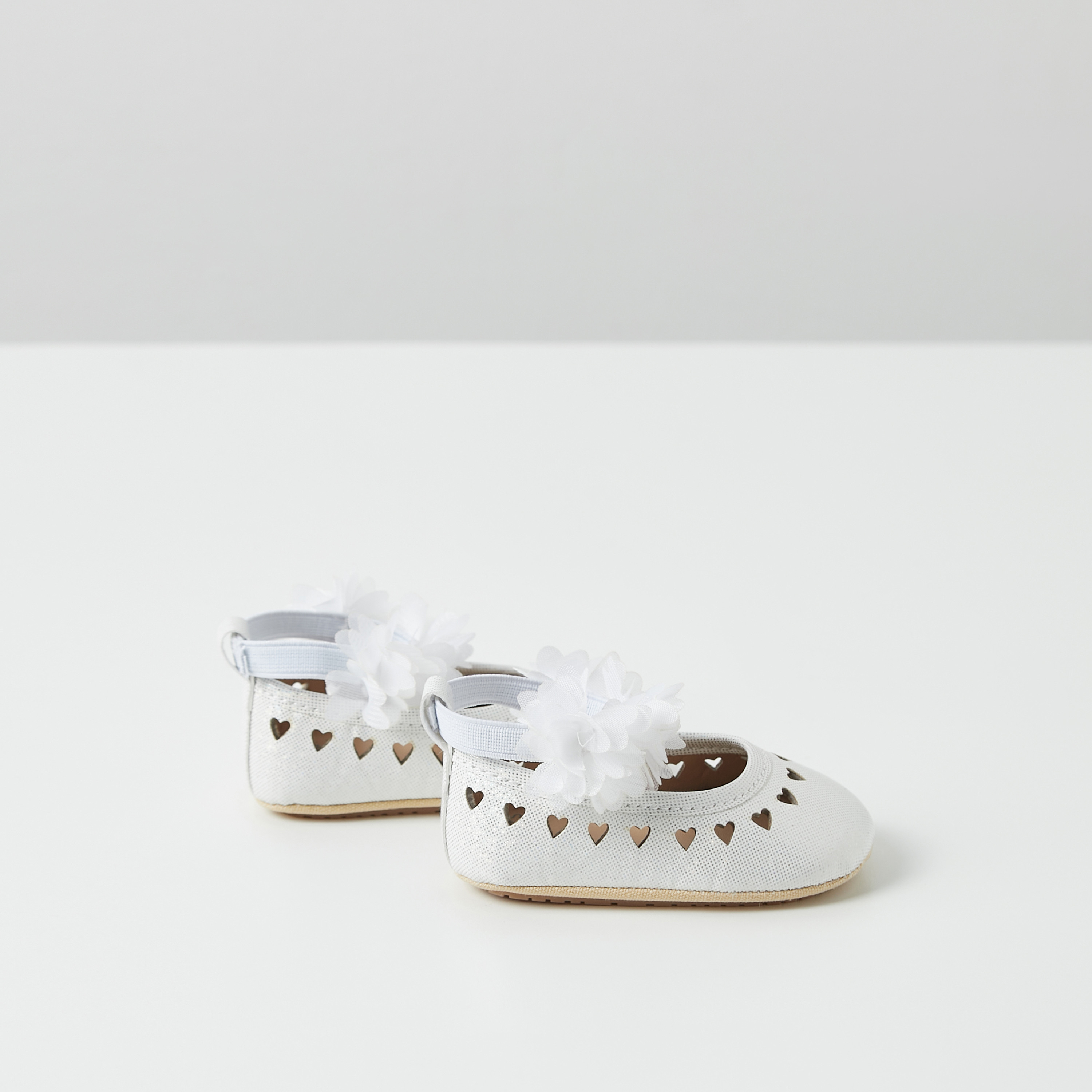 بوت مزين بالزهور بحزام حول الكاحل من جونيورز-baby-girls-shoes-closedshoes-image-5