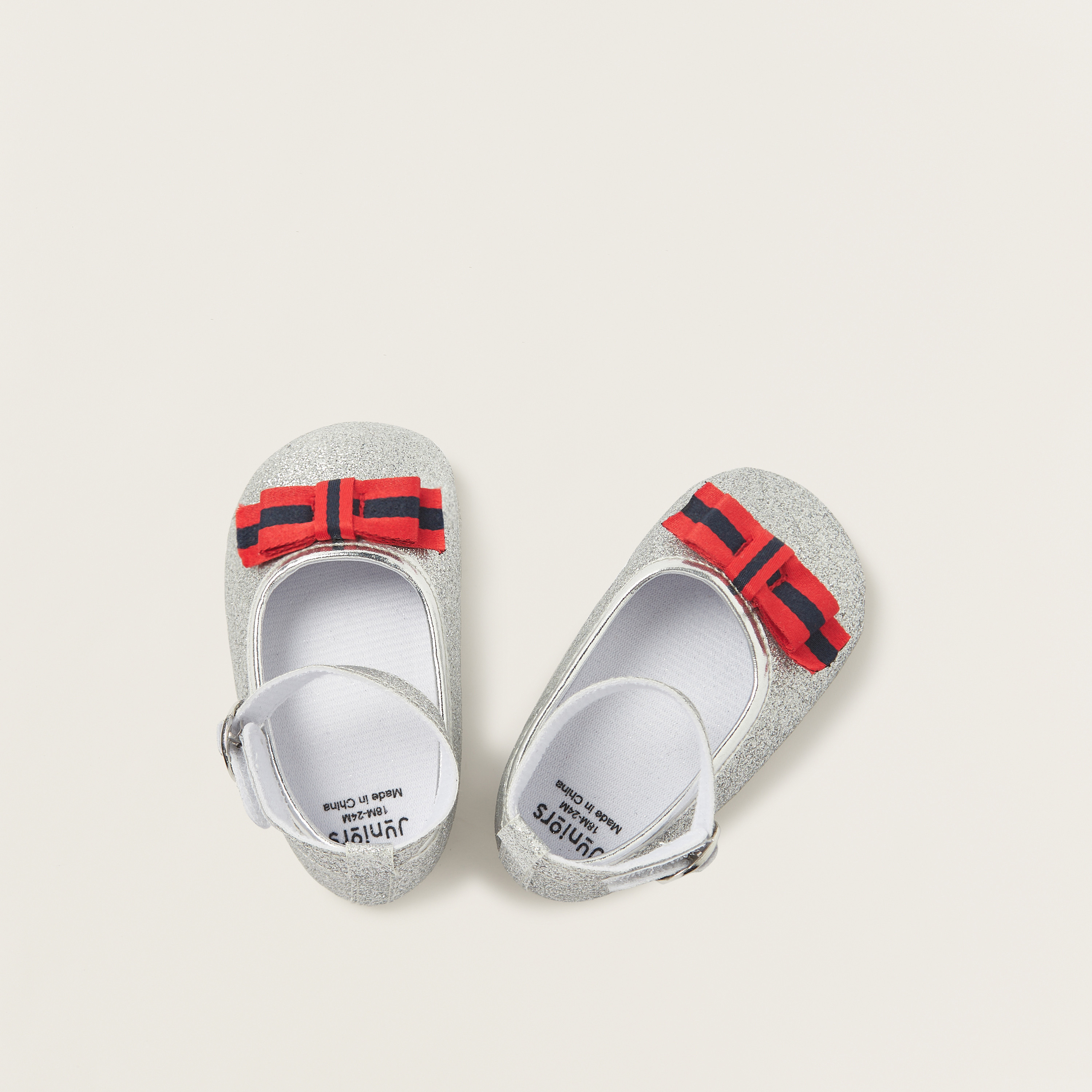 بوت بتفاصيل جليتر مع إبزيم للإغلاق وفيونكة من جونيورز-baby-girls-shoes-closedshoes-image-1