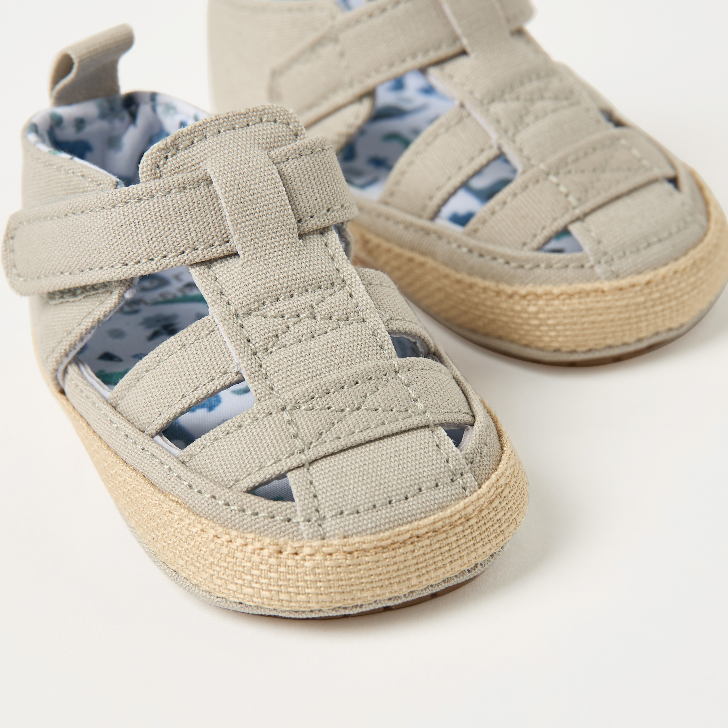 صندل سادة بشريط إغلاق من جونيورز-baby-boys-shoes-sandals-image-3