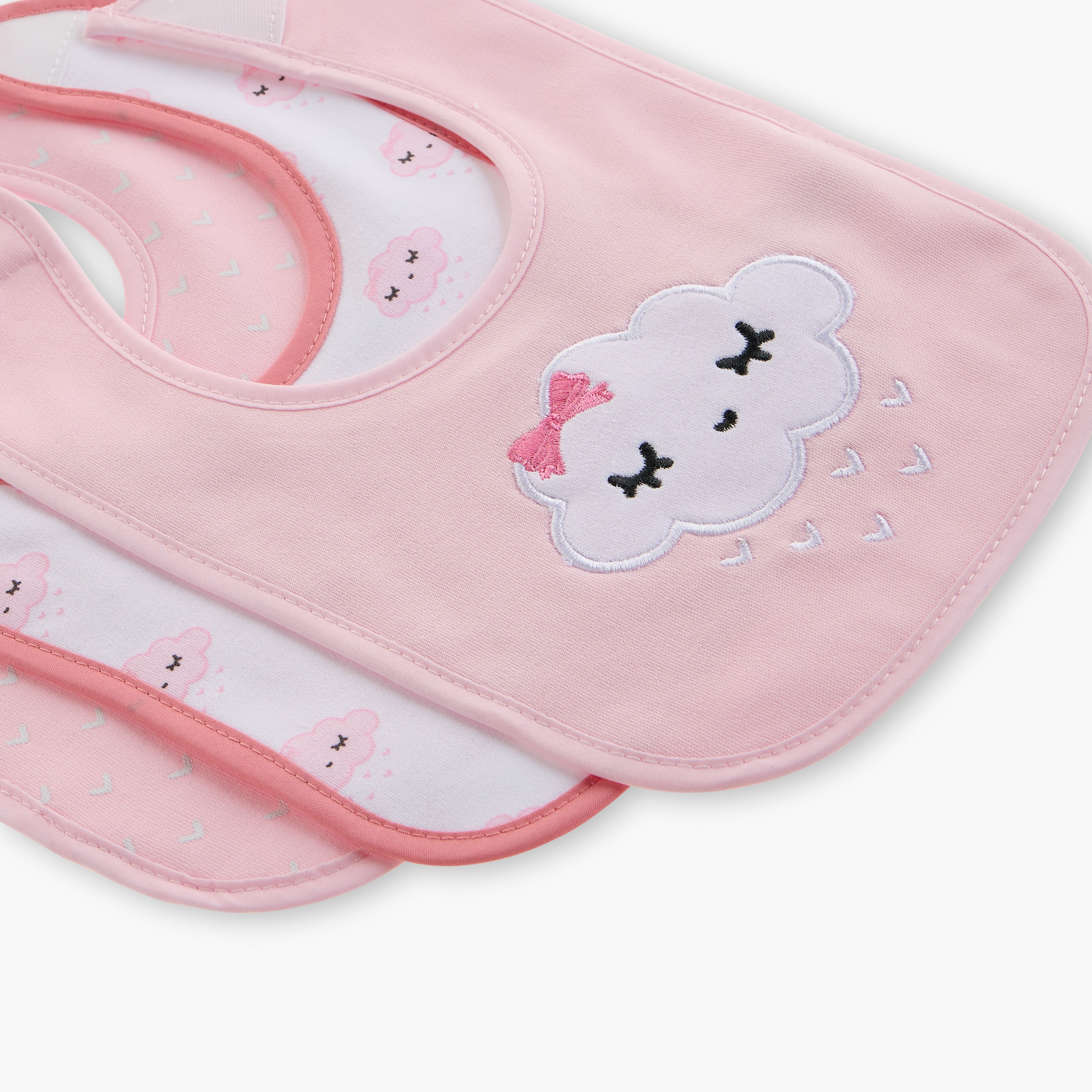 مريلة بطبعات وشريط إغلاق لاصق من جونيورز - طقم من 3 قطع-baby-feeding-bibs-image-6