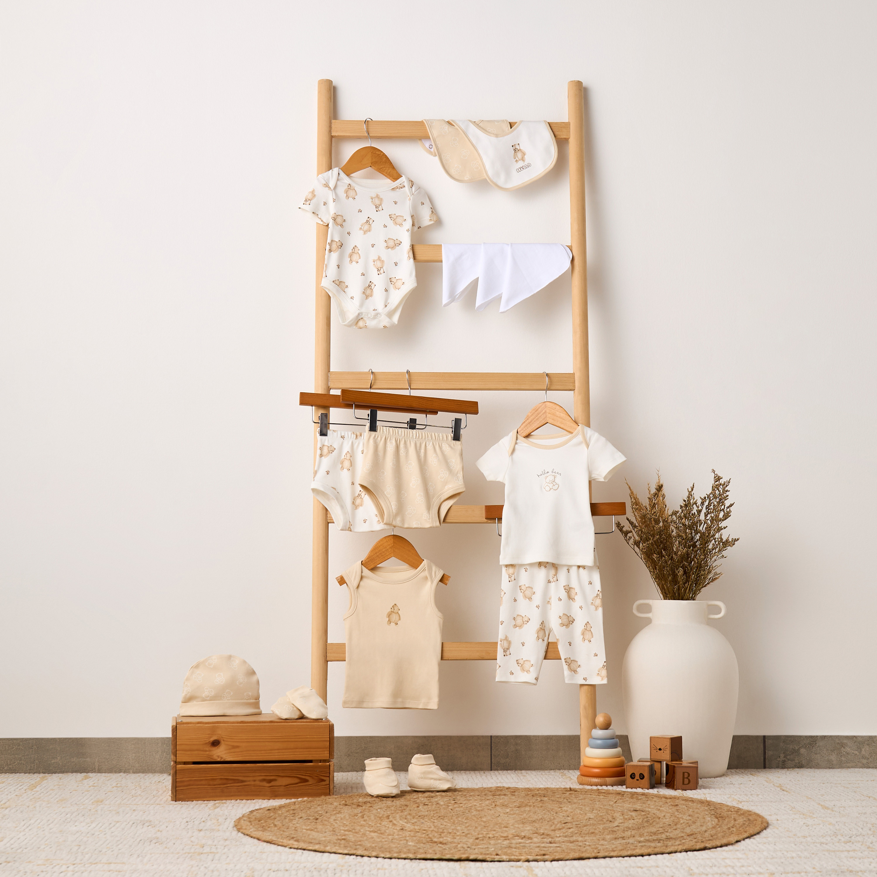 طقم هدايا ملابس بطبعات دب من 14 قطعة من جونيورز-baby-boys-clothing-setsandcoords-image-18