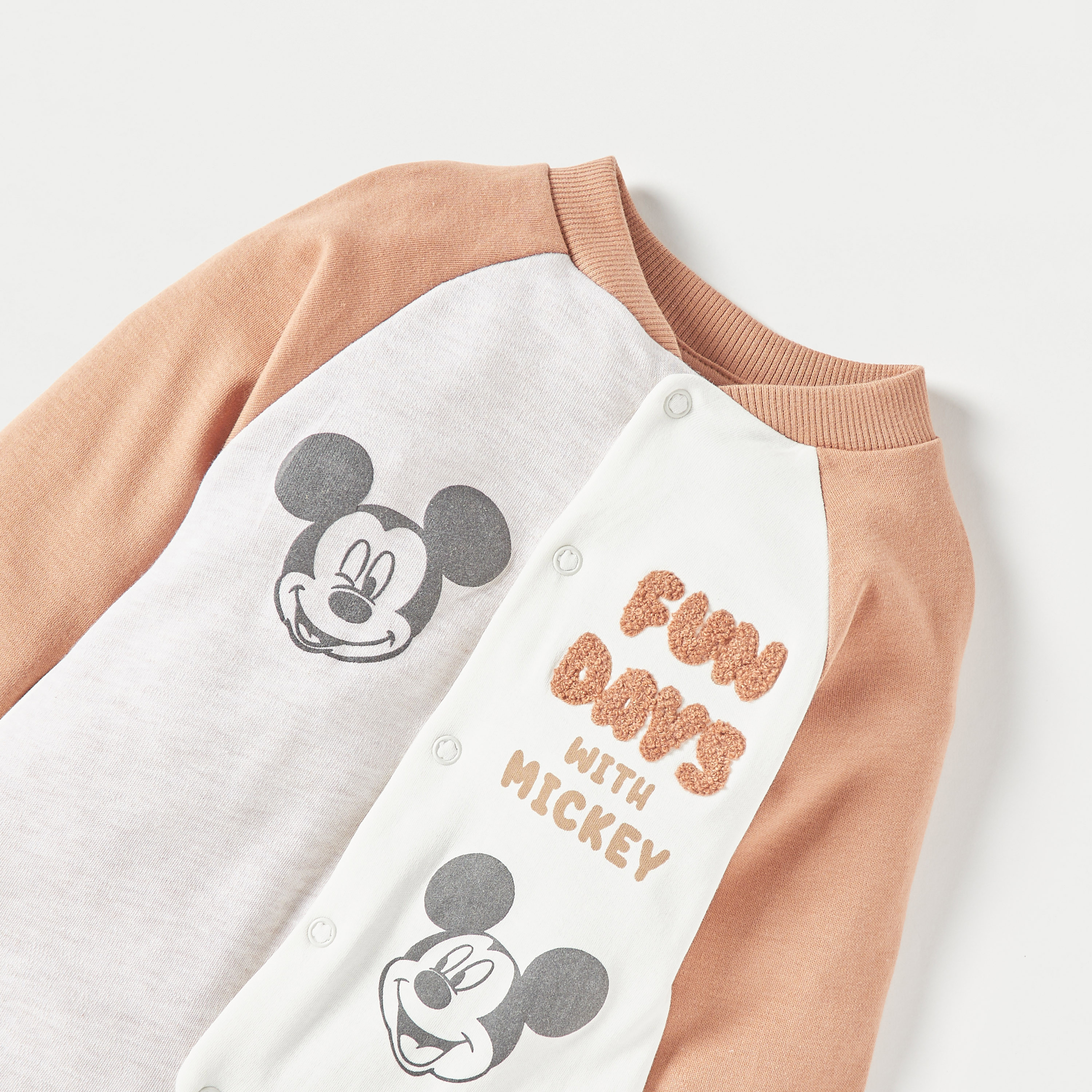 بدلة نوم بطبعات ميكي ماوس وأكمام طويلة وأزرار إغلاق من جونيورز-baby-boys-clothing-nightwear-sleepsuits-image-2