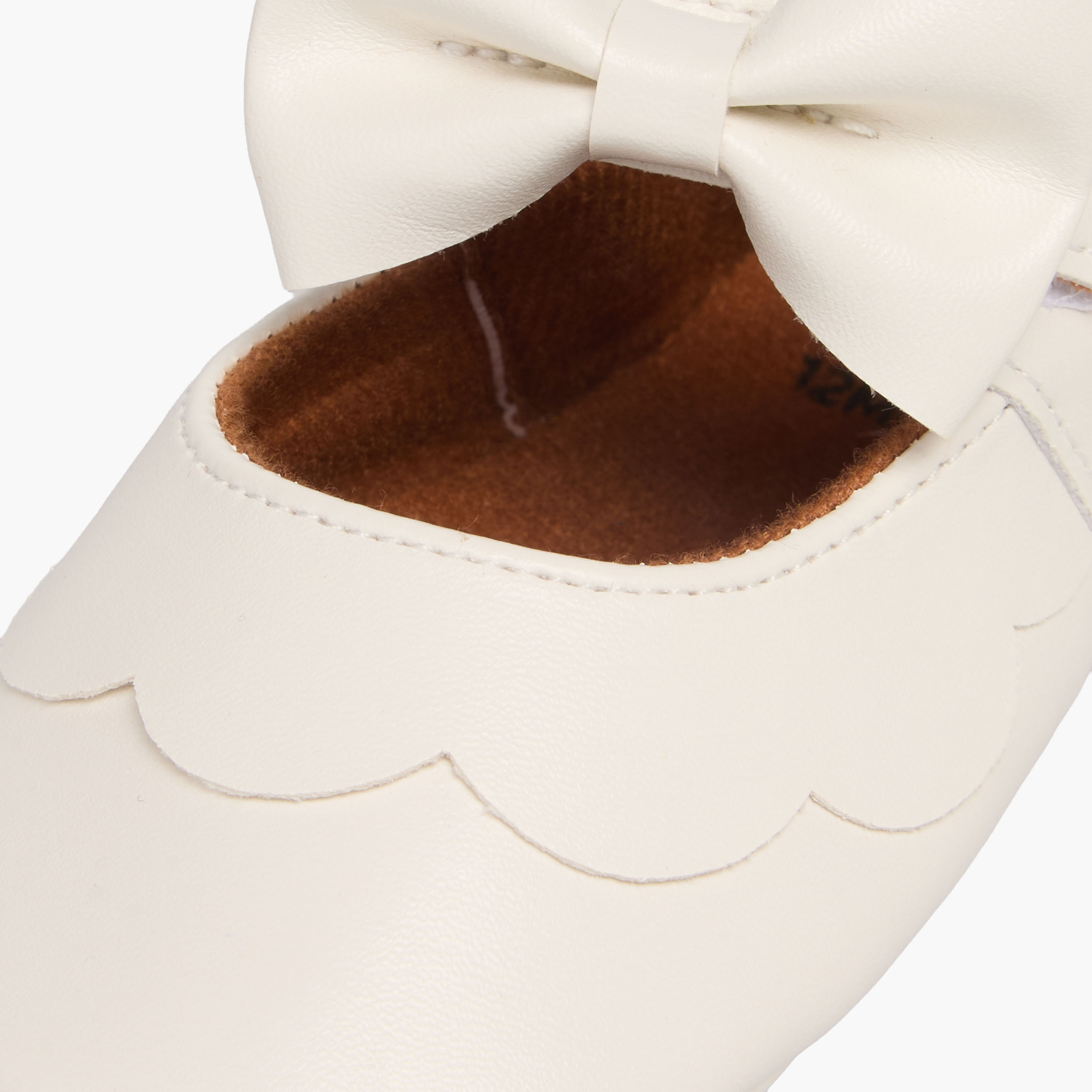 بوت مزين بفيونكة وشريط إغلاق لاصق من جونيورز-baby-girls-shoes-closedshoes-image-7