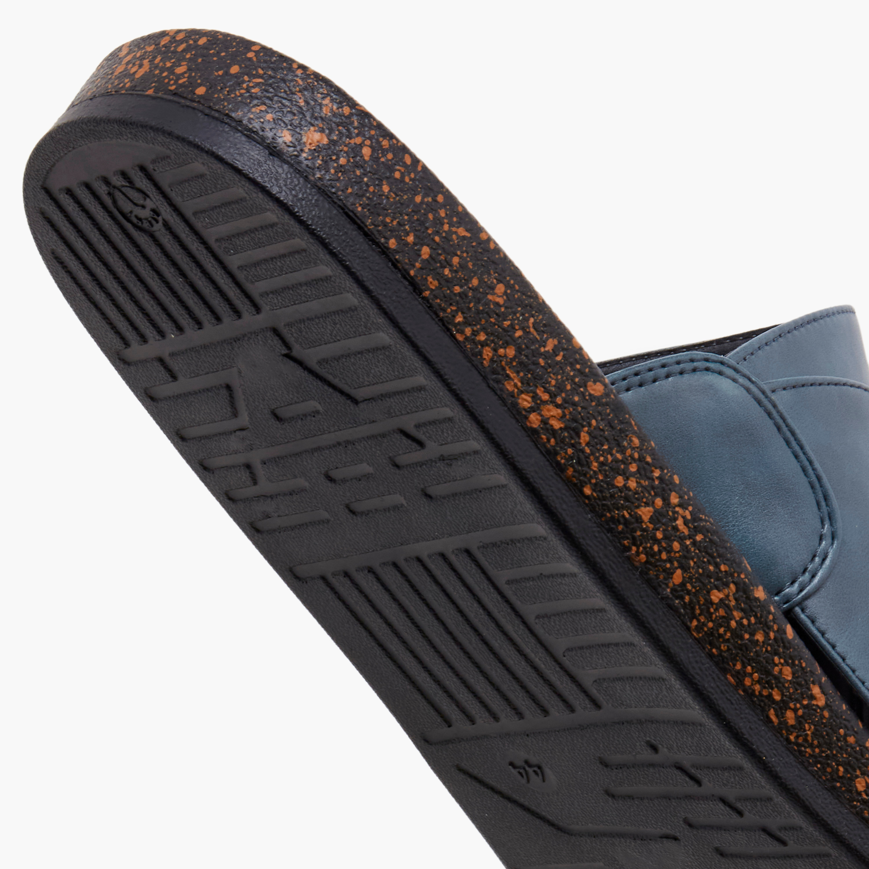 صندل عربي بتفاصيل حلقة إصبع للرجال من إل بي إل من شوإكسبريس-men-shoes-sandals-image-6